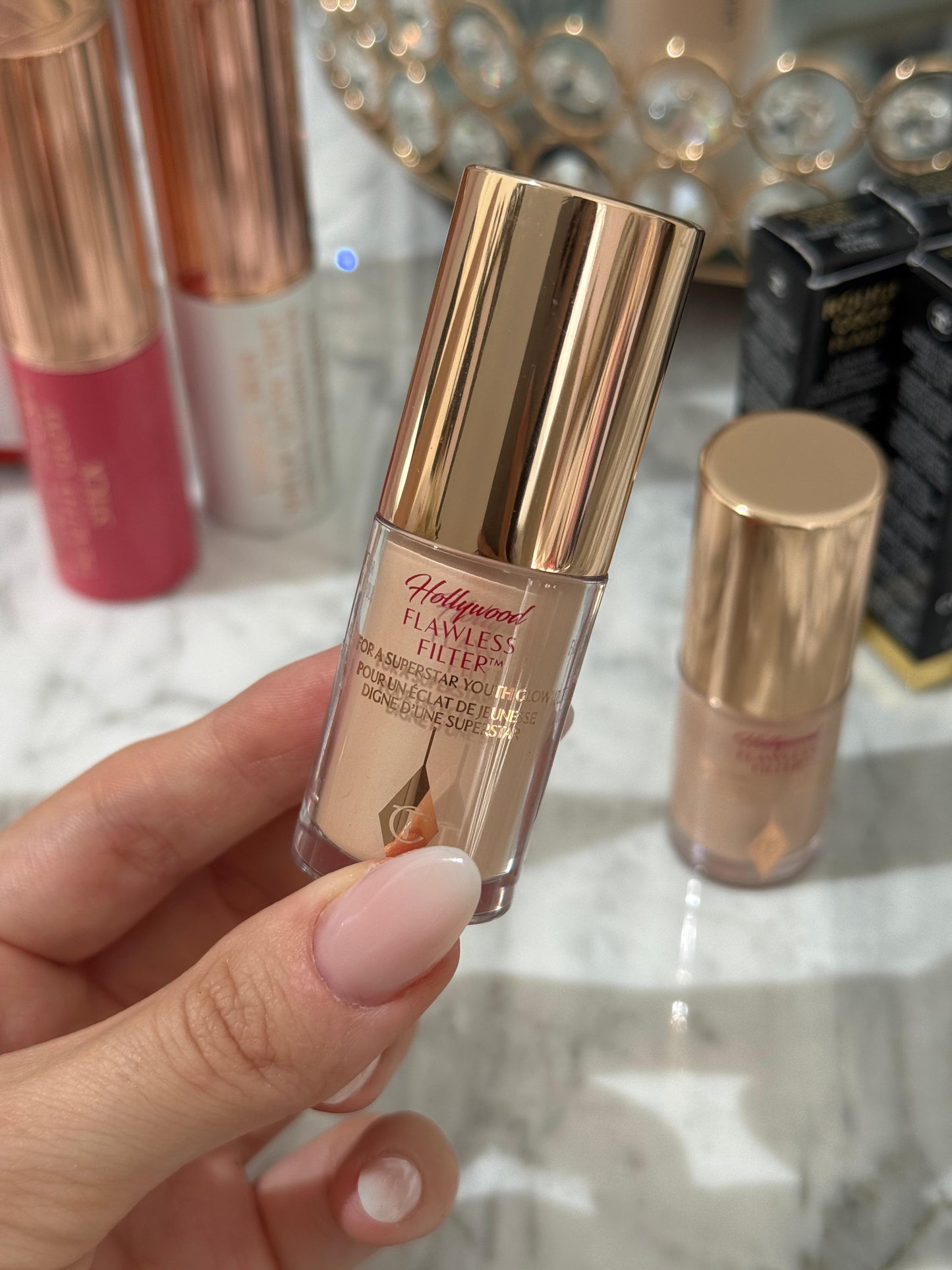 CHARLOTTE TILBURY Hollywood Flawless Filter For A Superstar Youth Glow Foundation Primer