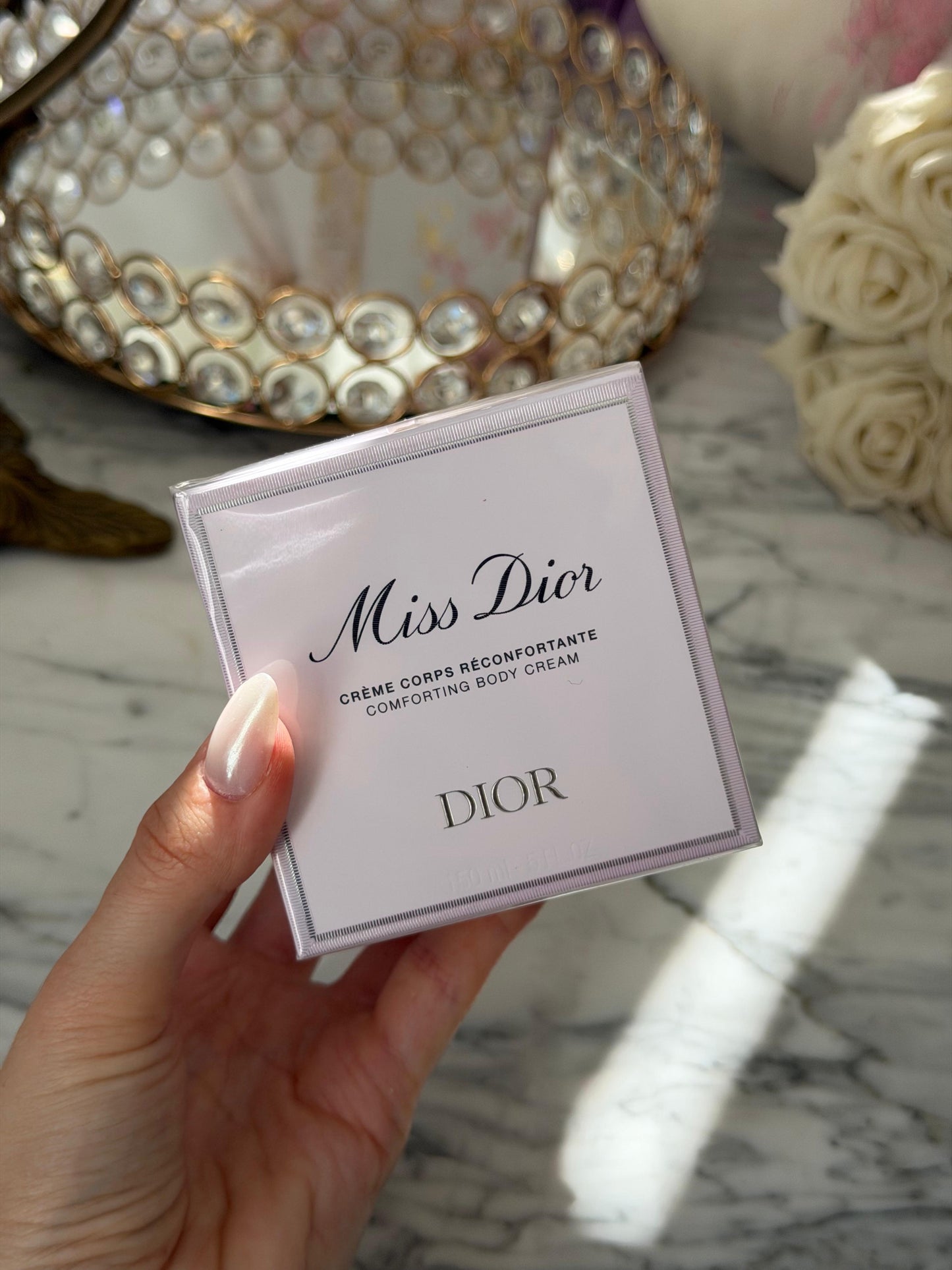 DIOR Miss Dior
Melt-In Scented Hydrating Hand Cream