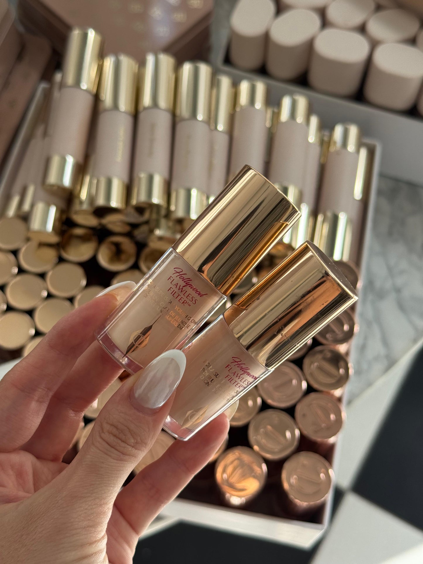 CHARLOTTE TILBURY Hollywood Flawless Filter For A Superstar Youth Glow Foundation Primer