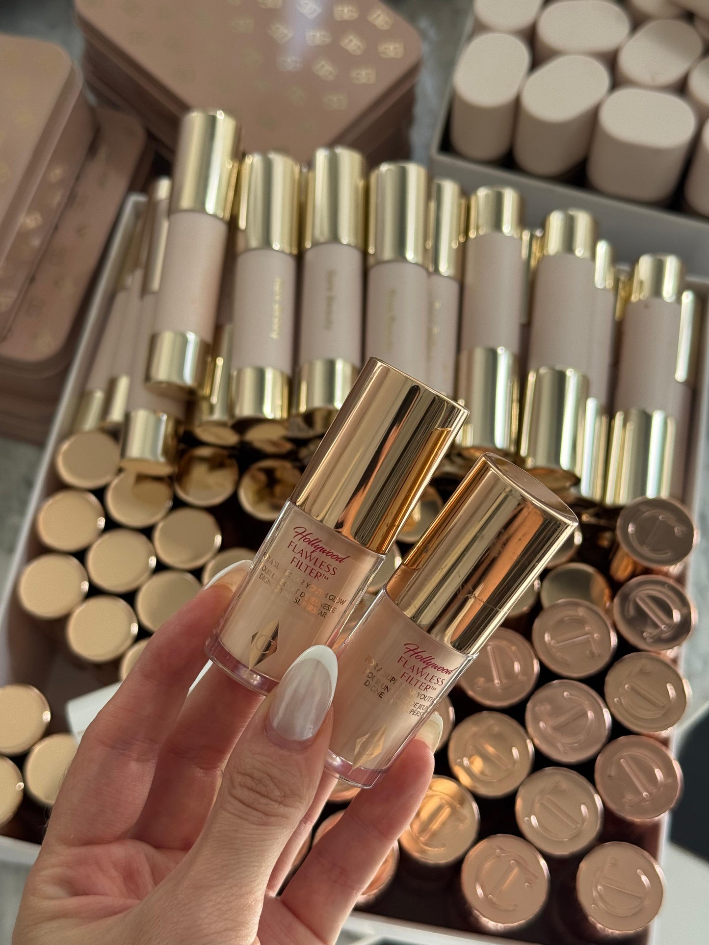 CHARLOTTE TILBURY Hollywood Flawless Filter For A Superstar Youth Glow Foundation Primer