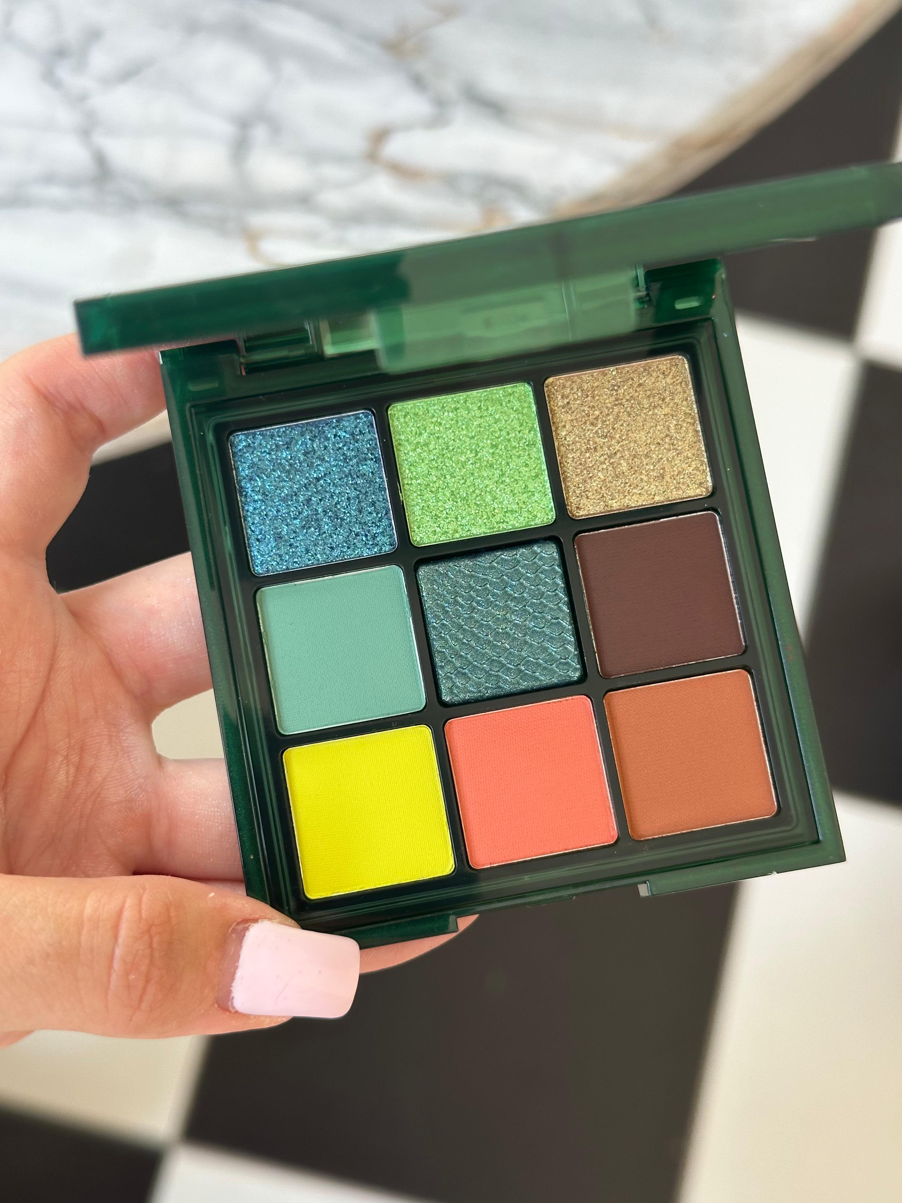 HUDA BEAUTY Wild Python Obsessions Eyeshadow Palette – Paris Parfumerie ...