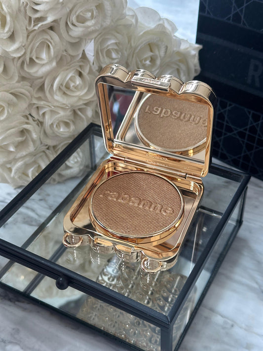 PACO RABANNE 1969 Makeup Clutch
Ultra-Shiny, All-Over Luminizer, Second Skin Comfort