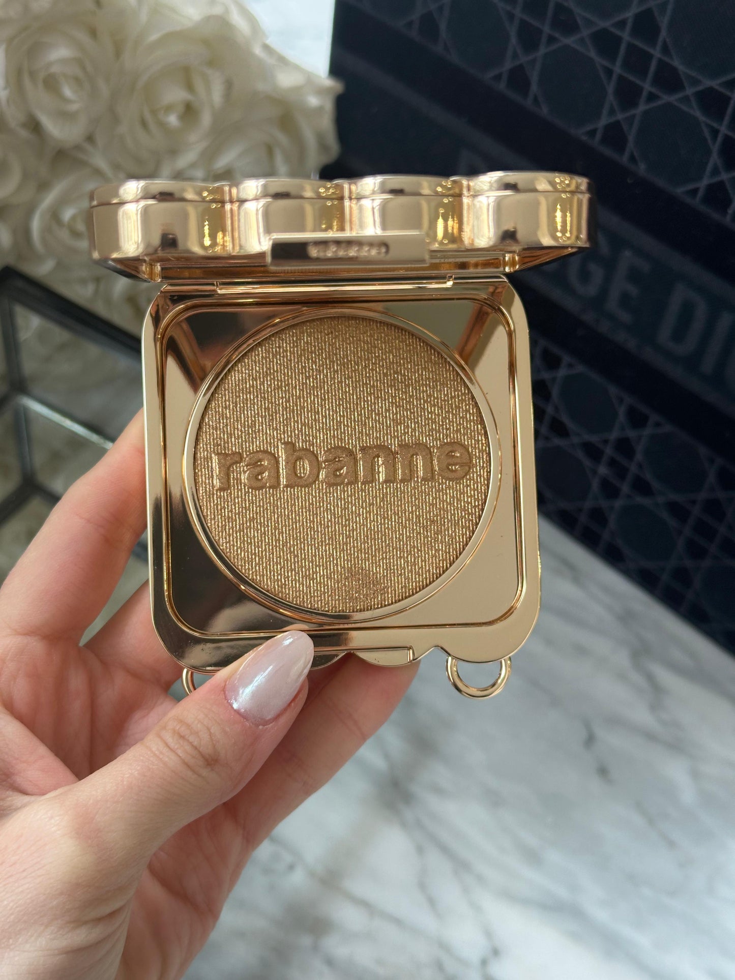 PACO RABANNE 1969 Makeup Clutch
Ultra-Shiny, All-Over Luminizer, Second Skin Comfort
