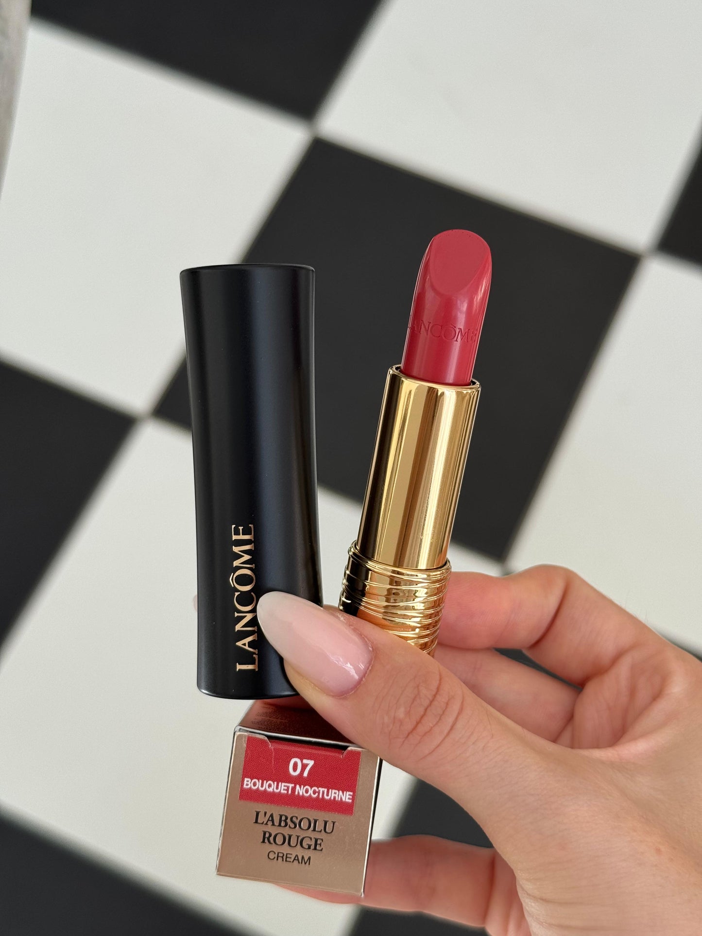 LANCÔME 
L'Absolu Rouge Cream Lipstick (07)
Luminous Cream Finish 18H