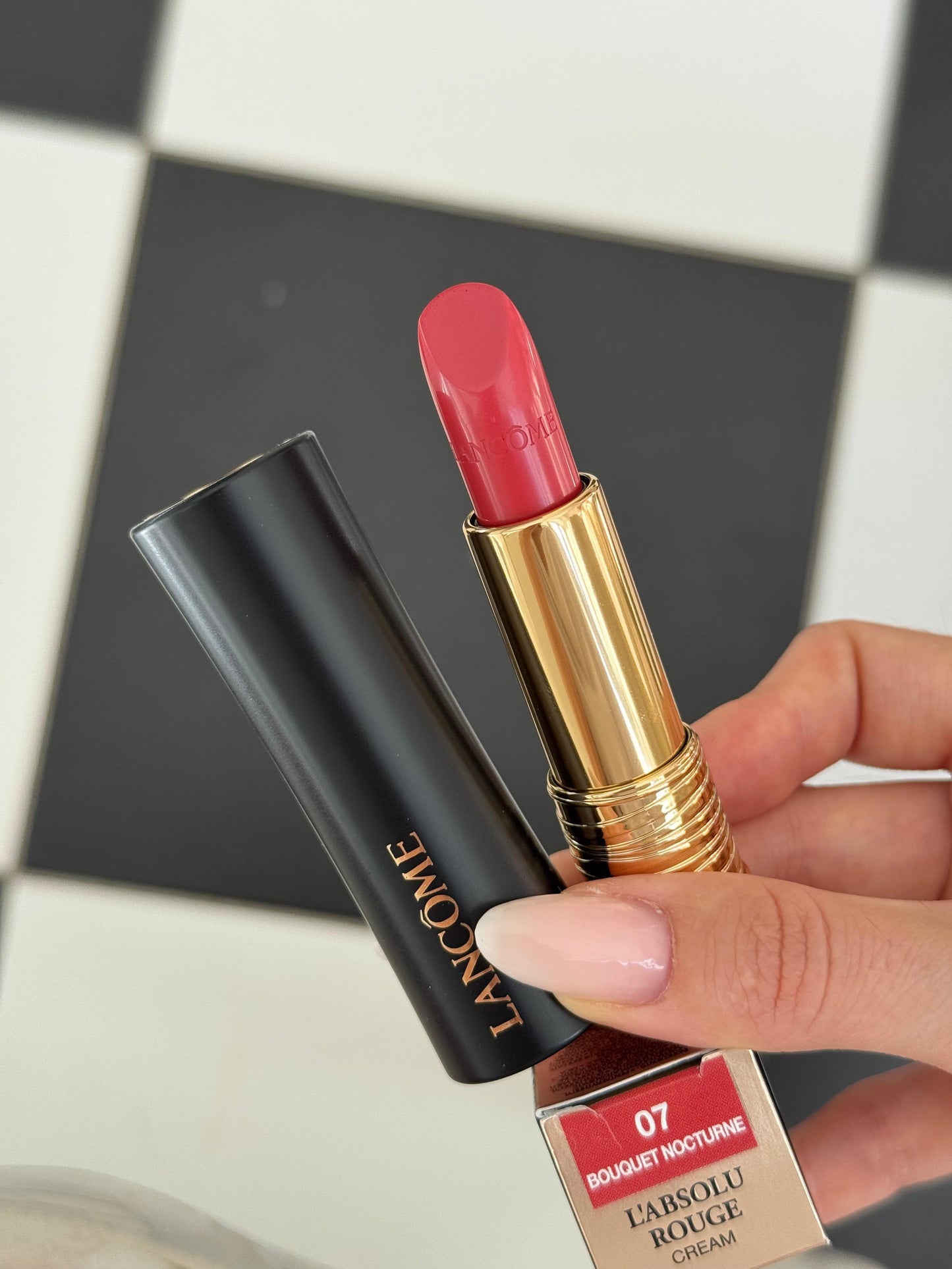 LANCÔME 
L'Absolu Rouge Cream Lipstick (07)
Luminous Cream Finish 18H