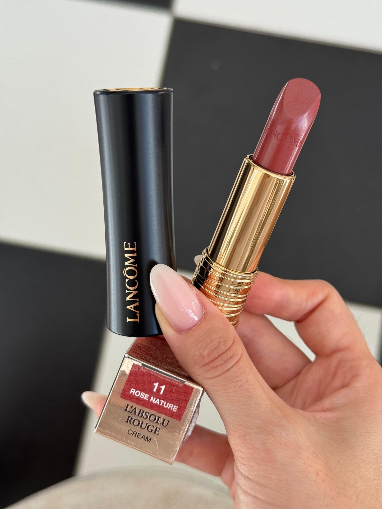 LANCÔME 
L'Absolu Rouge Cream Lipstick (11)
Luminous Cream Finish 18H