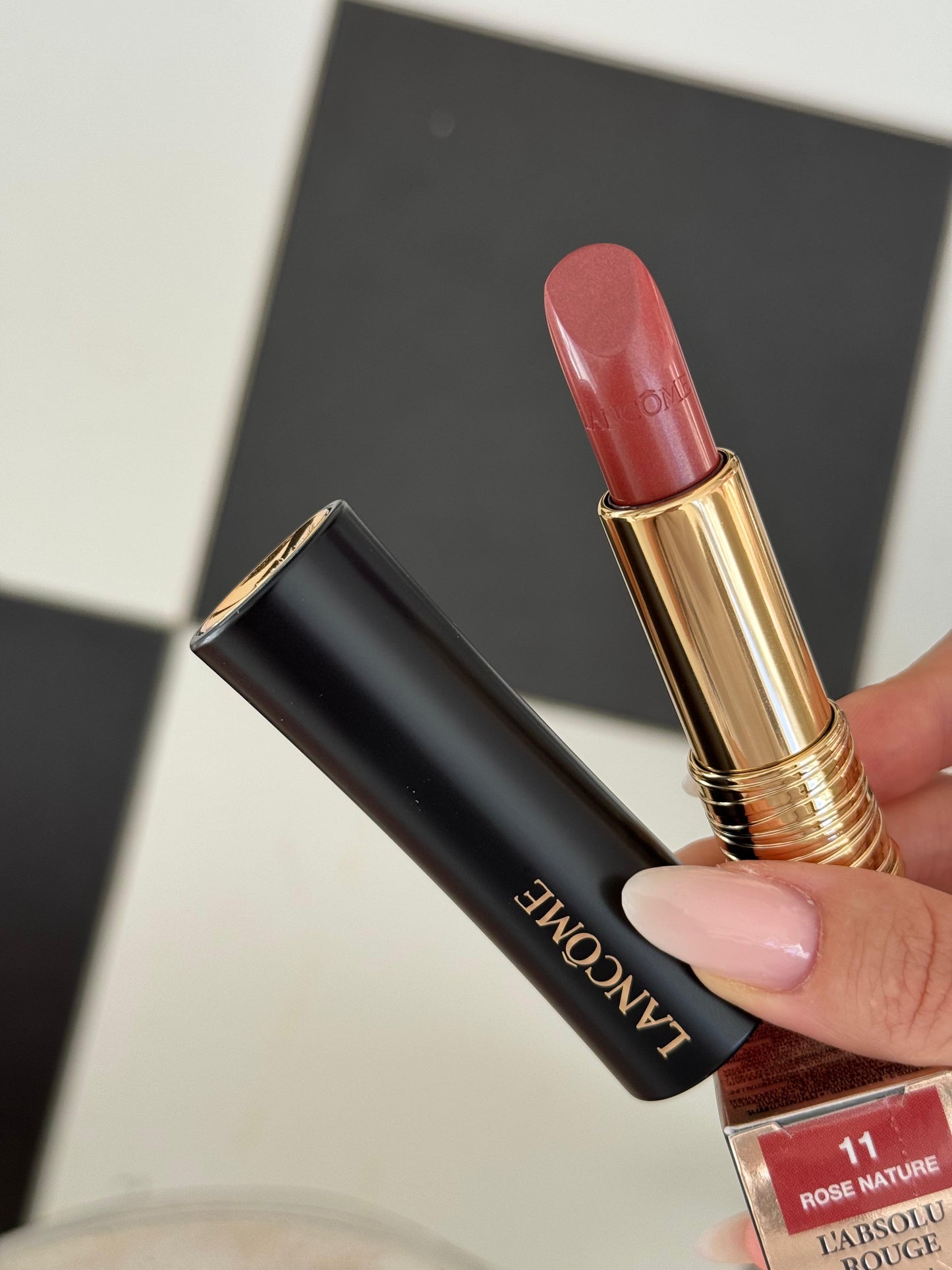 LANCÔME 
L'Absolu Rouge Cream Lipstick (11)
Luminous Cream Finish 18H