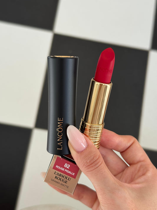 LANCÔME 
L'Absolu Rouge Cream Lipstick (82)
Luminous Cream Finish 18H