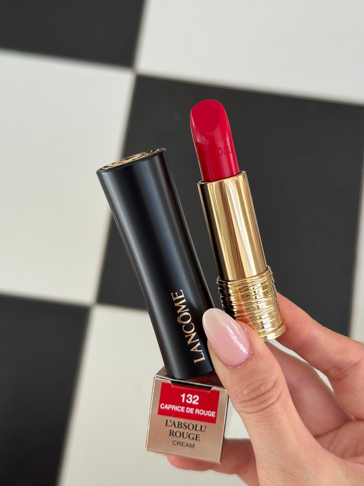 LANCÔME 
L'Absolu Rouge Cream Lipstick (132)
Luminous Cream Finish 18H