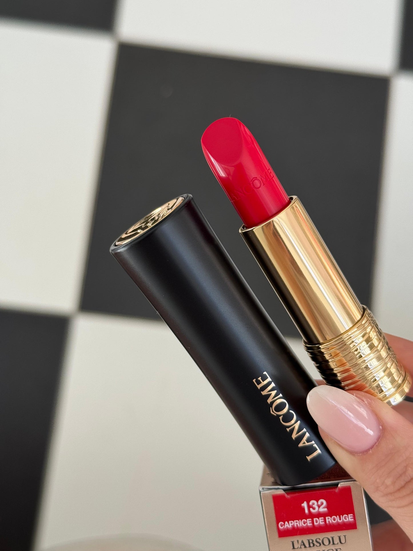 LANCÔME 
L'Absolu Rouge Cream Lipstick (132)
Luminous Cream Finish 18H