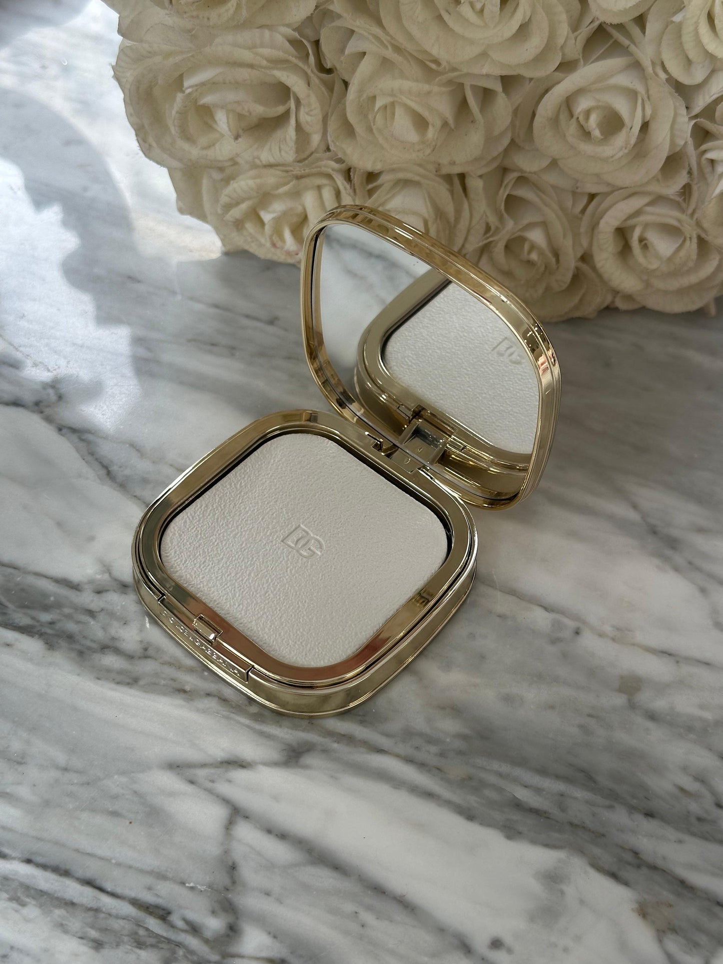 DOLCE&GABBANA
Fig Skin Perfector
Shine Control Blurring Powder