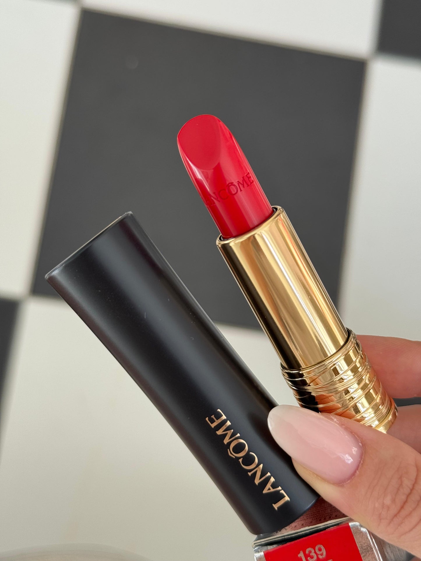 LANCÔME 
L'Absolu Rouge Cream Lipstick (139)
Luminous Cream Finish 18H