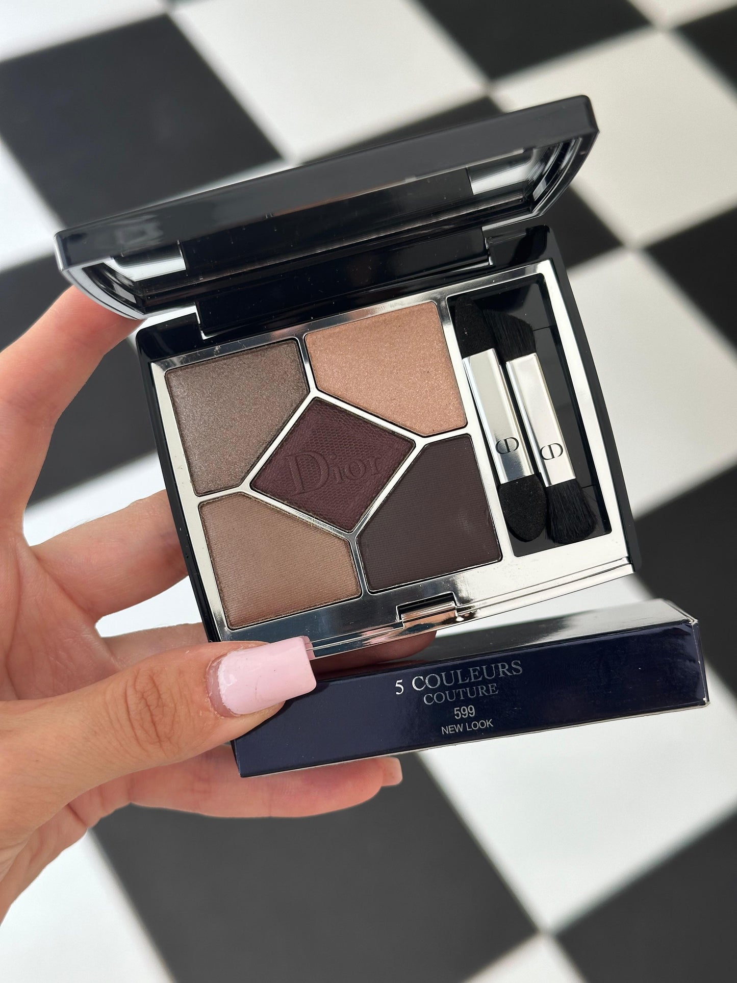 DIOR Diorshow 5 Couleurs
Eye Palette - 5 Eyeshadows - High Color and Long Wear (599)
