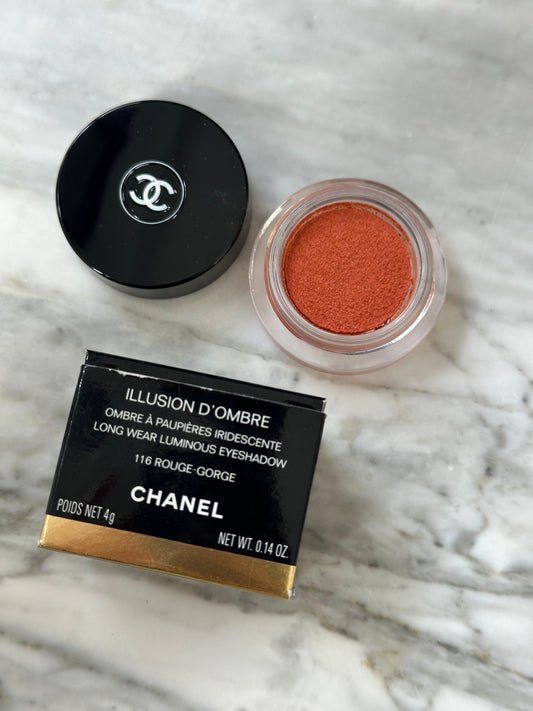 CHANEL Illusion D'Ombre
Long Wear Luminous Eyeshadow Rouge-Gorge (116)