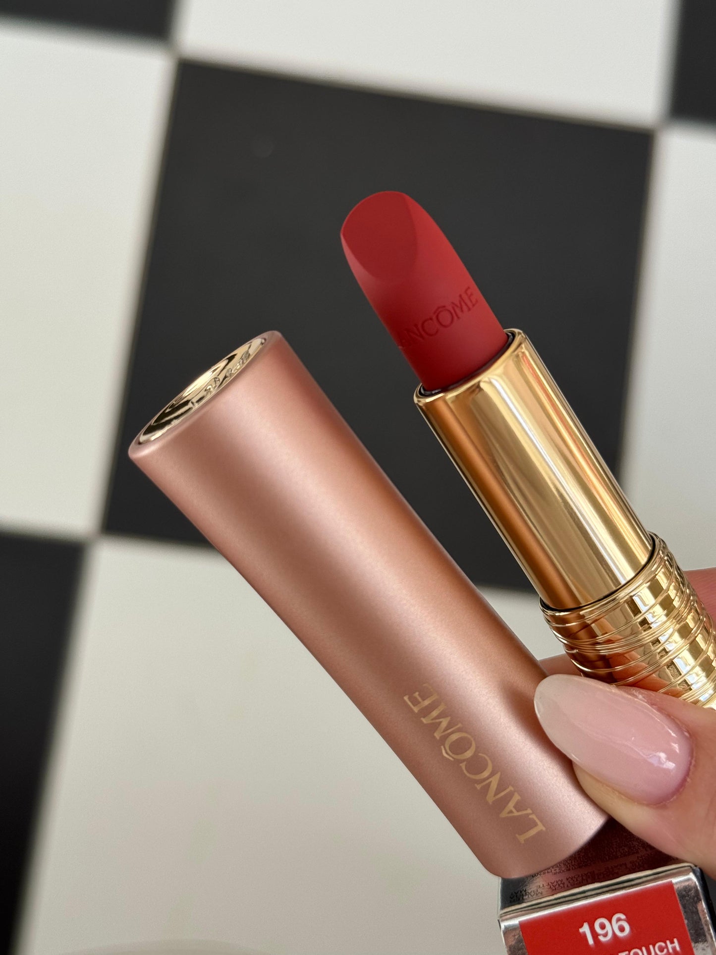 LANCÔME 
L'Absolu Rouge Cream Lipstick (196)
Luminous Cream Finish 18H