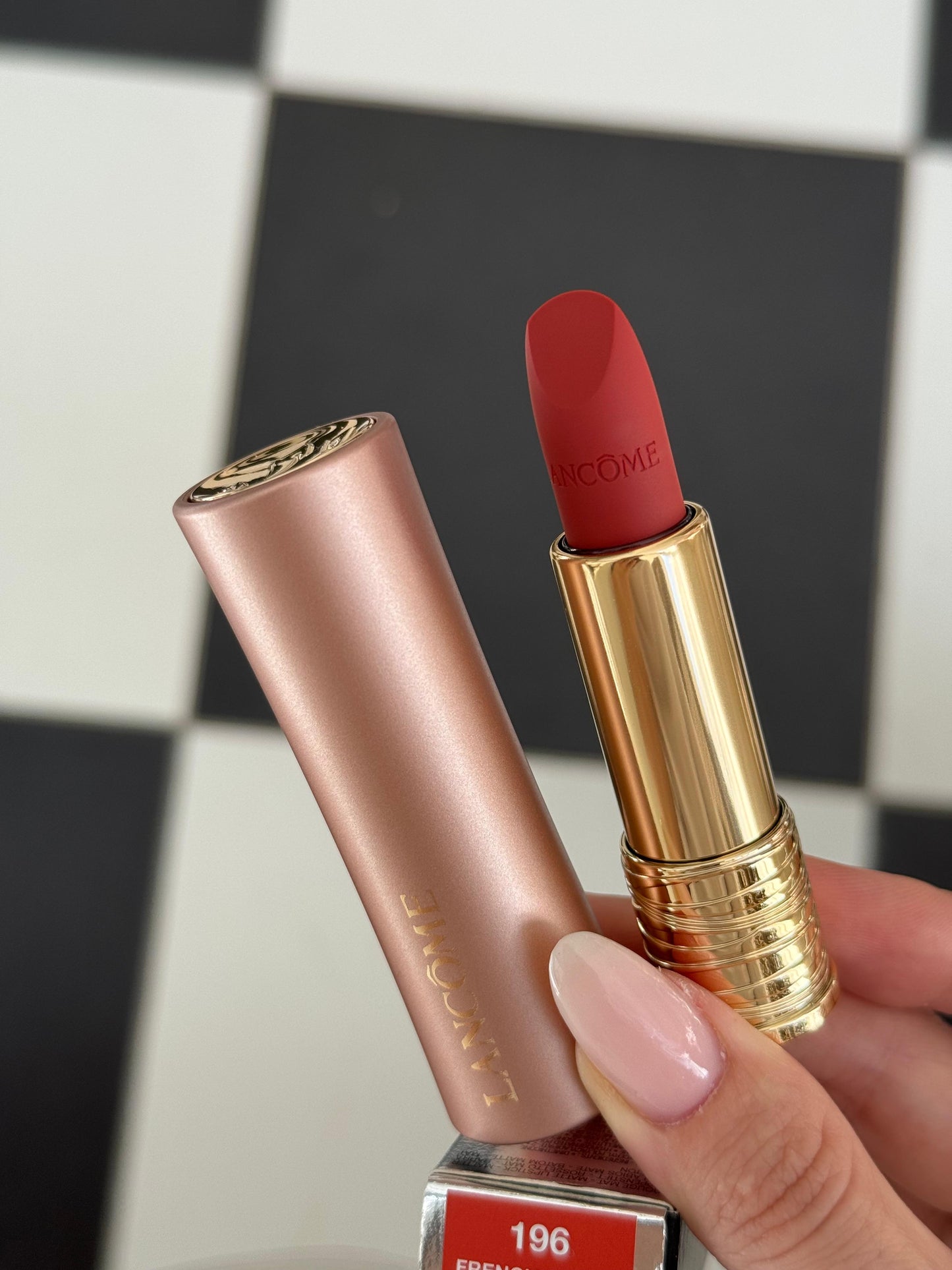 LANCÔME 
L'Absolu Rouge Cream Lipstick (196)
Luminous Cream Finish 18H