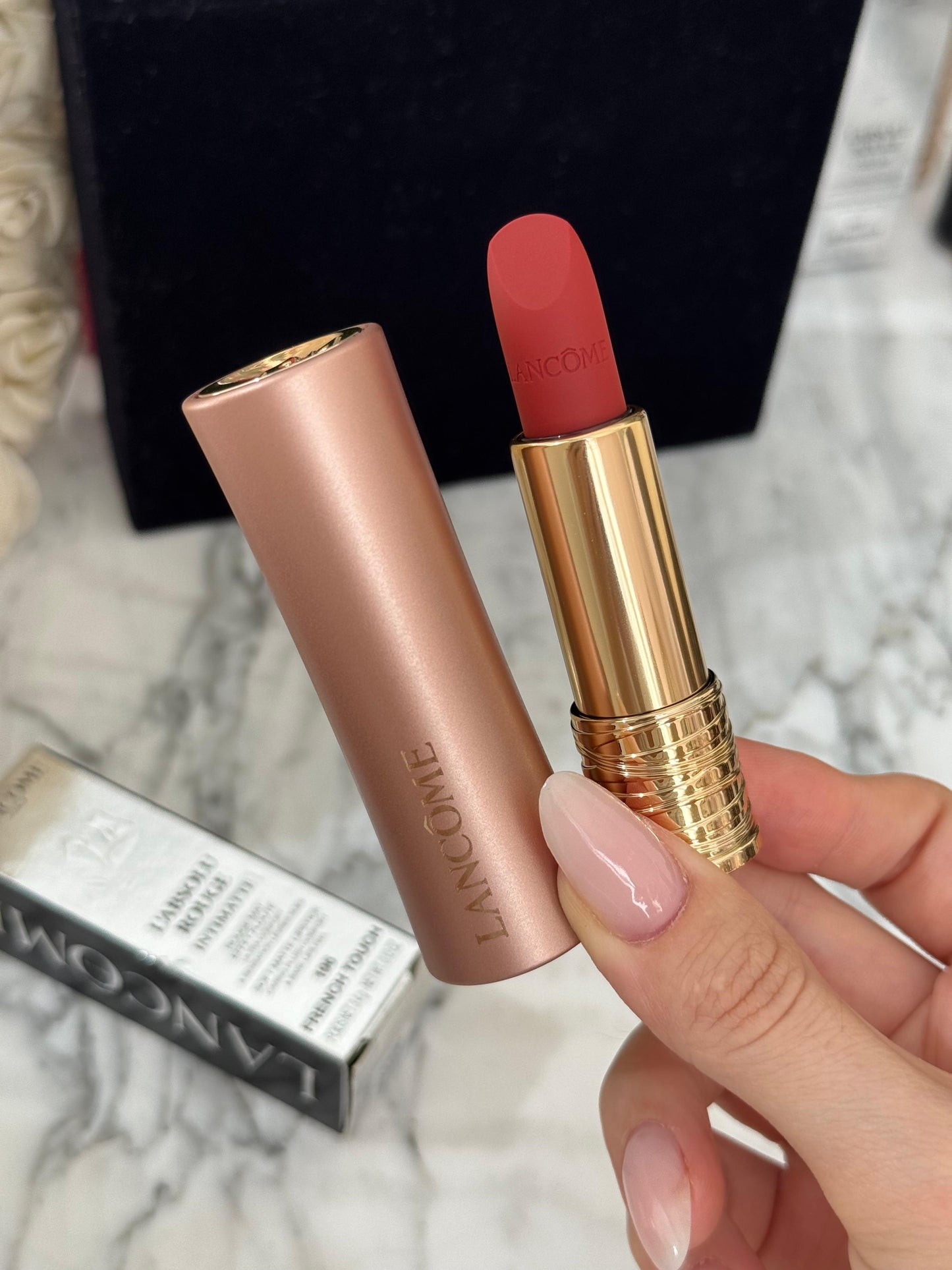 LANCÔME 
L'Absolu Rouge Cream Lipstick (196)
Luminous Cream Finish 18H