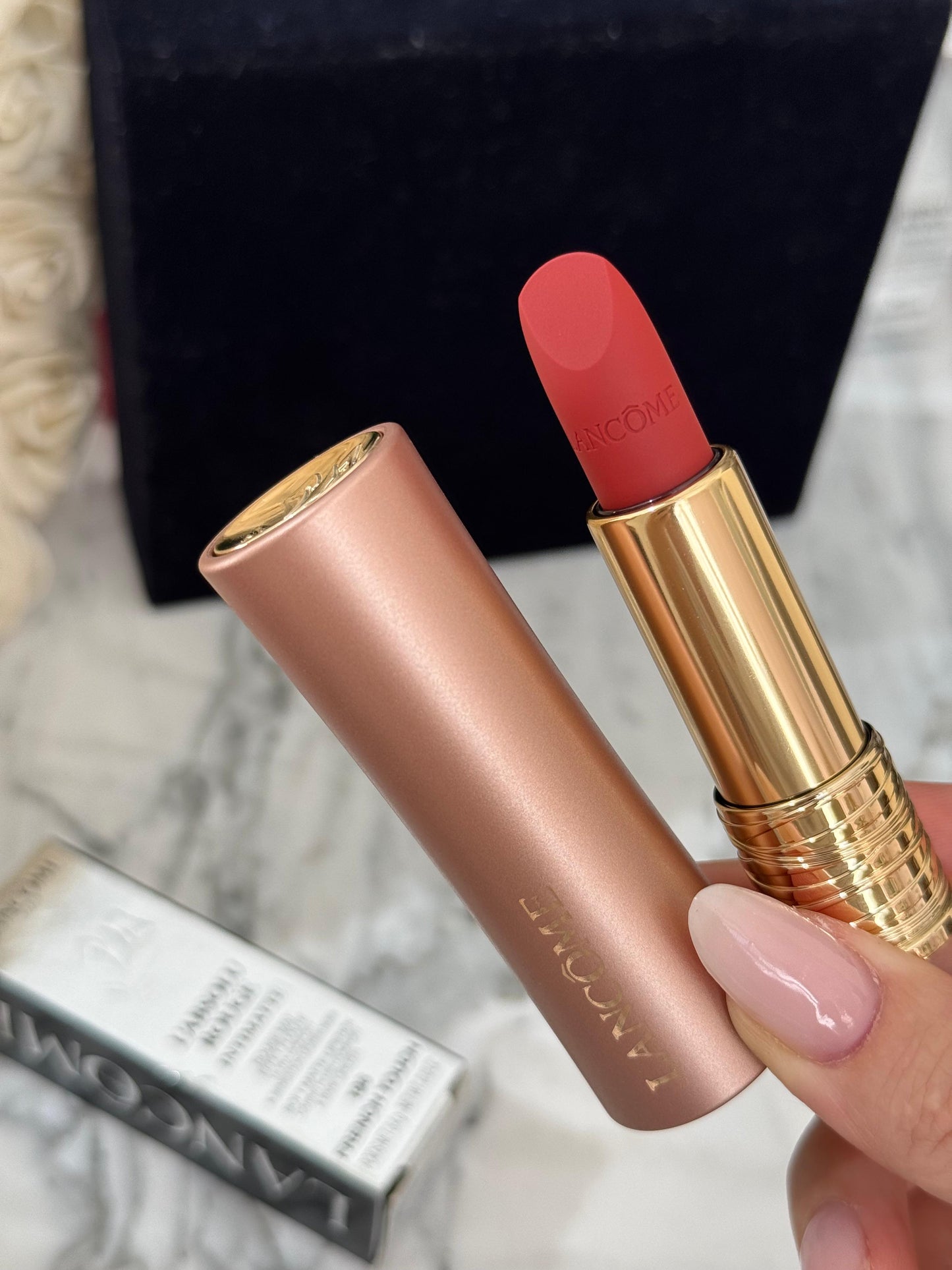 LANCÔME 
L'Absolu Rouge Cream Lipstick (196)
Luminous Cream Finish 18H