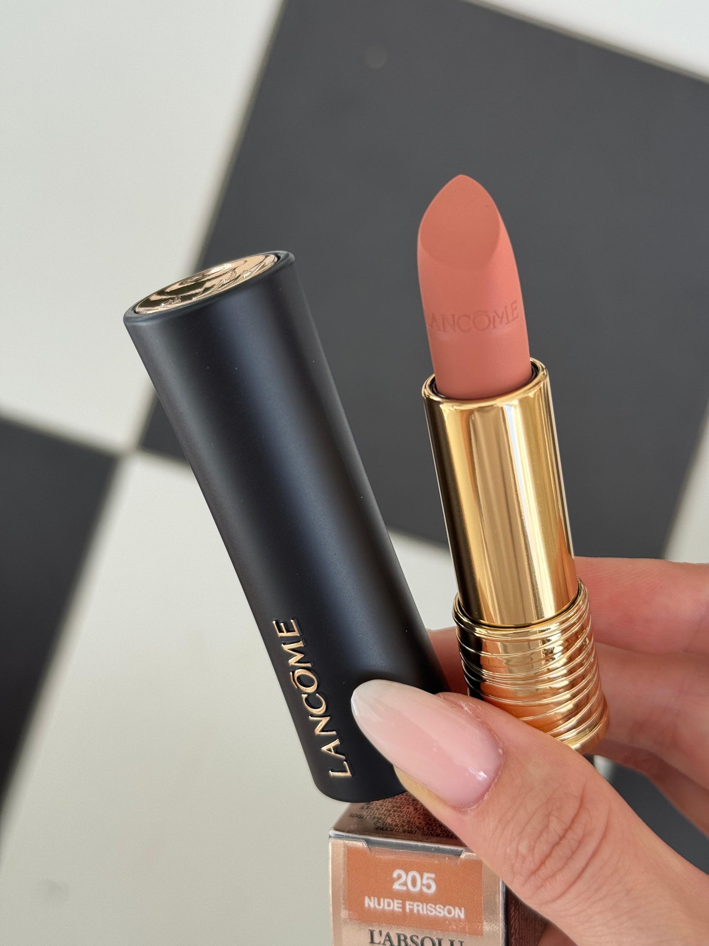 LANCÔME 
L'Absolu Rouge Cream Lipstick (205)
Luminous Cream Finish 18H