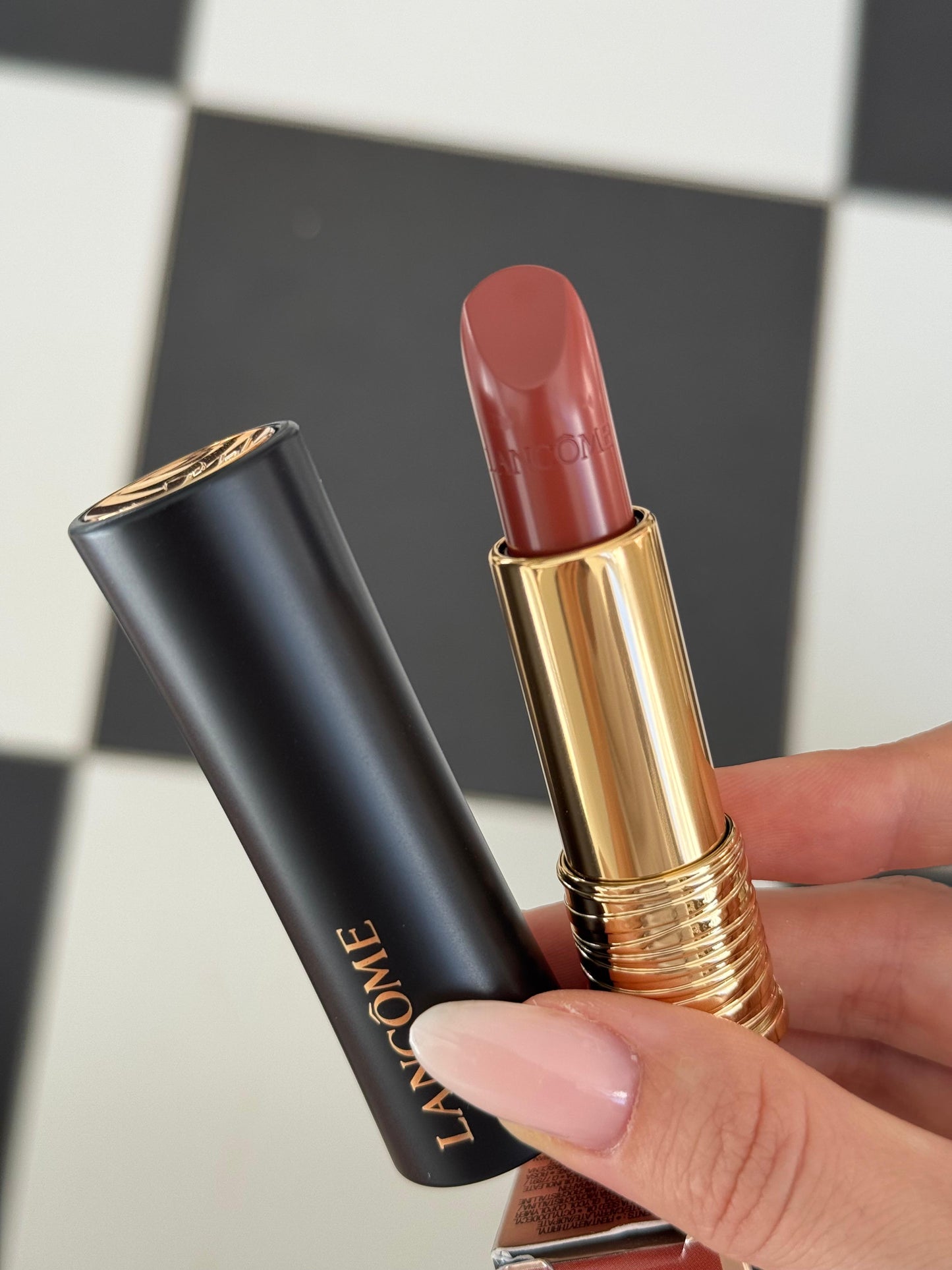 LANCÔME 
L'Absolu Rouge Cream Lipstick (216)
Luminous Cream Finish 18H