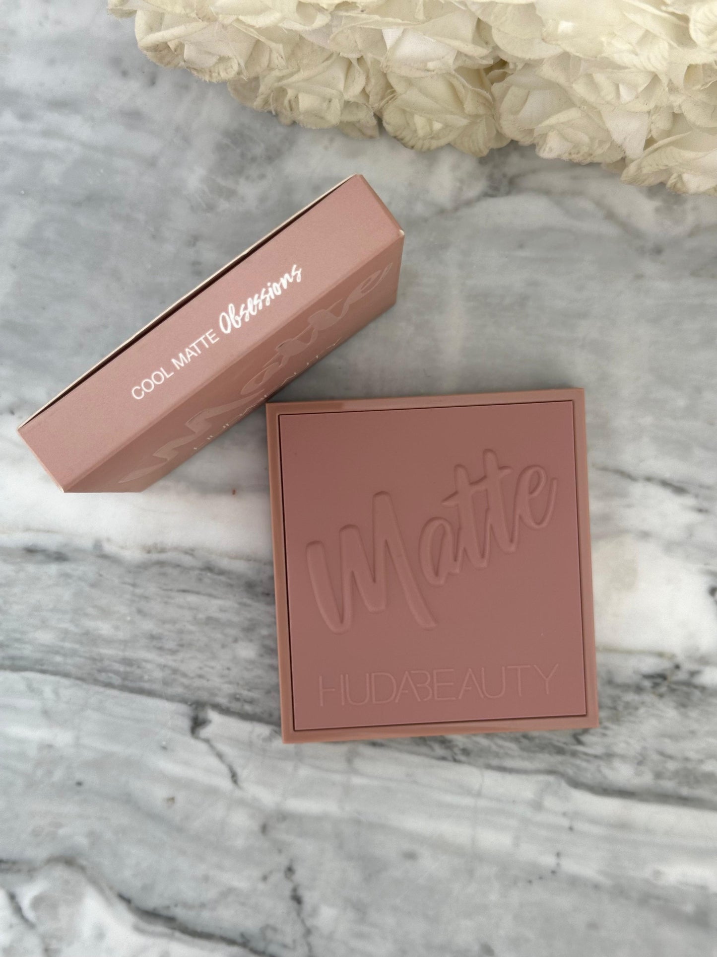 HUDA BEAUTY Matte Obsessions Eyeshadow Palette - Cool Matte