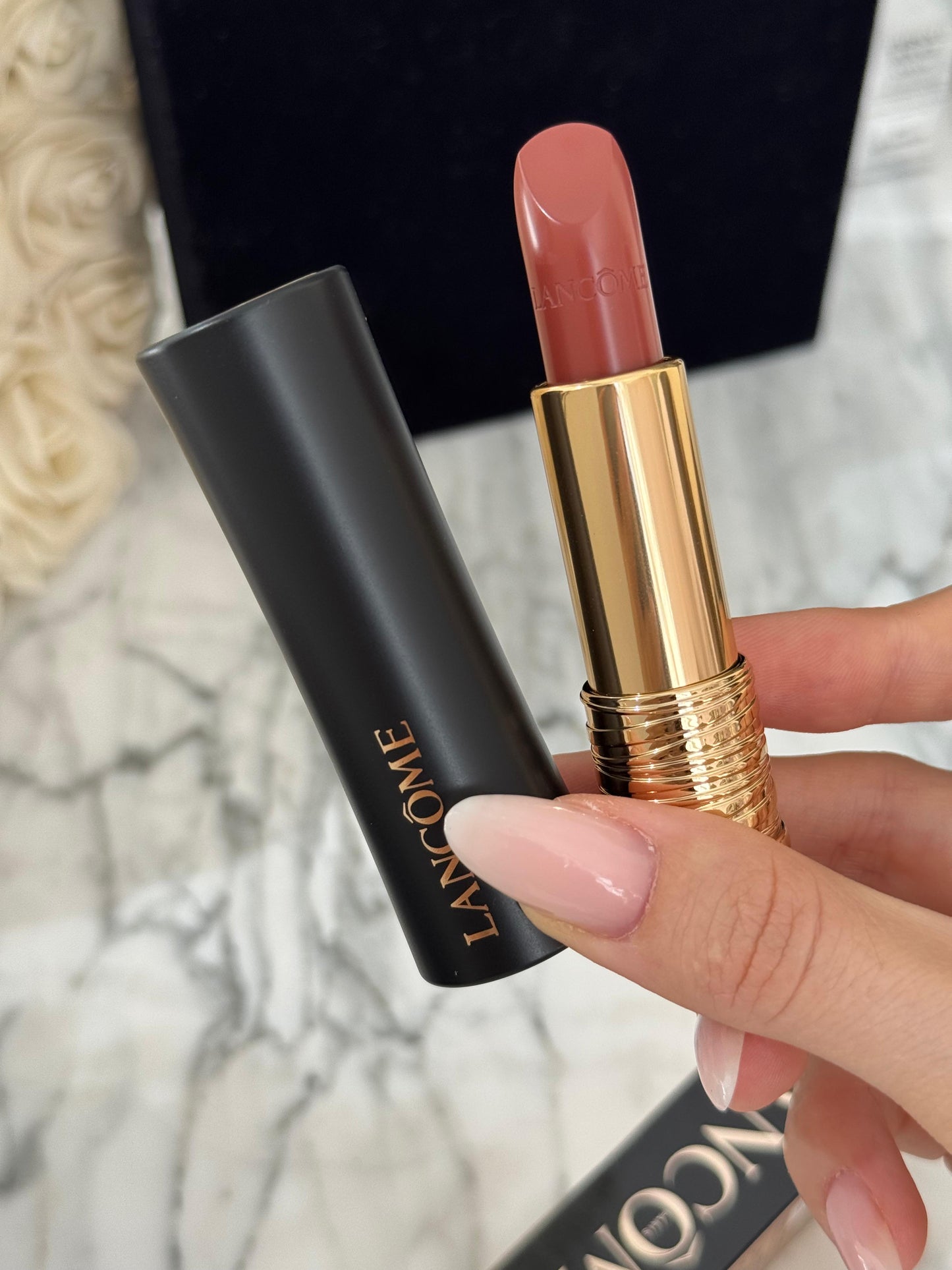 LANCÔME 
L'Absolu Rouge Cream Lipstick (216)
Luminous Cream Finish 18H