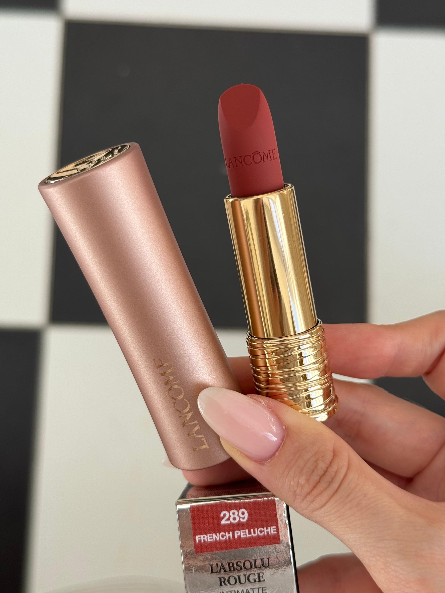 LANCÔME 
L'Absolu Rouge Cream Lipstick (289)
Luminous Cream Finish 18H