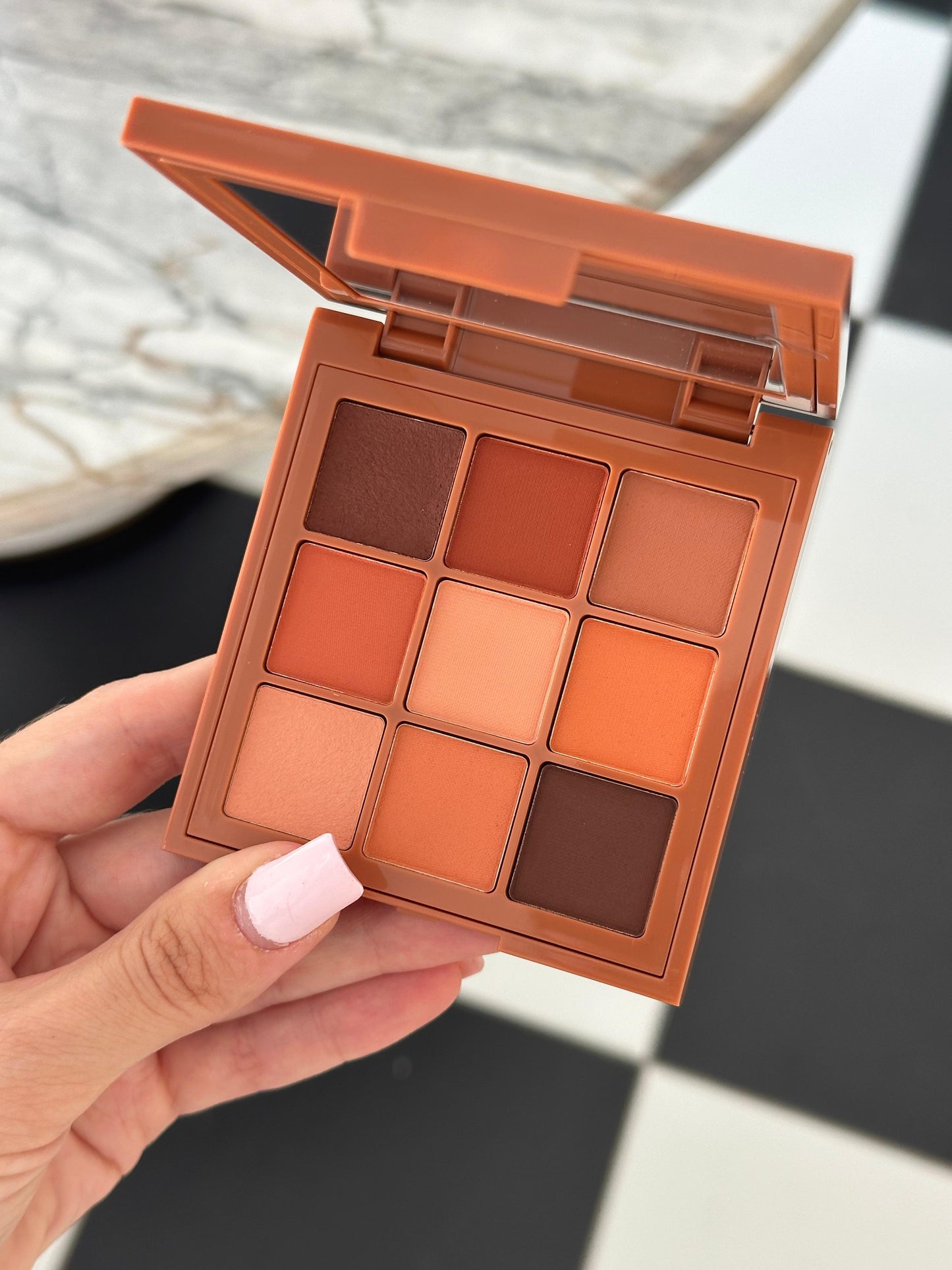 HUDA BEAUTY Matte Obsessions Eyeshadow Palette - Warm Matte