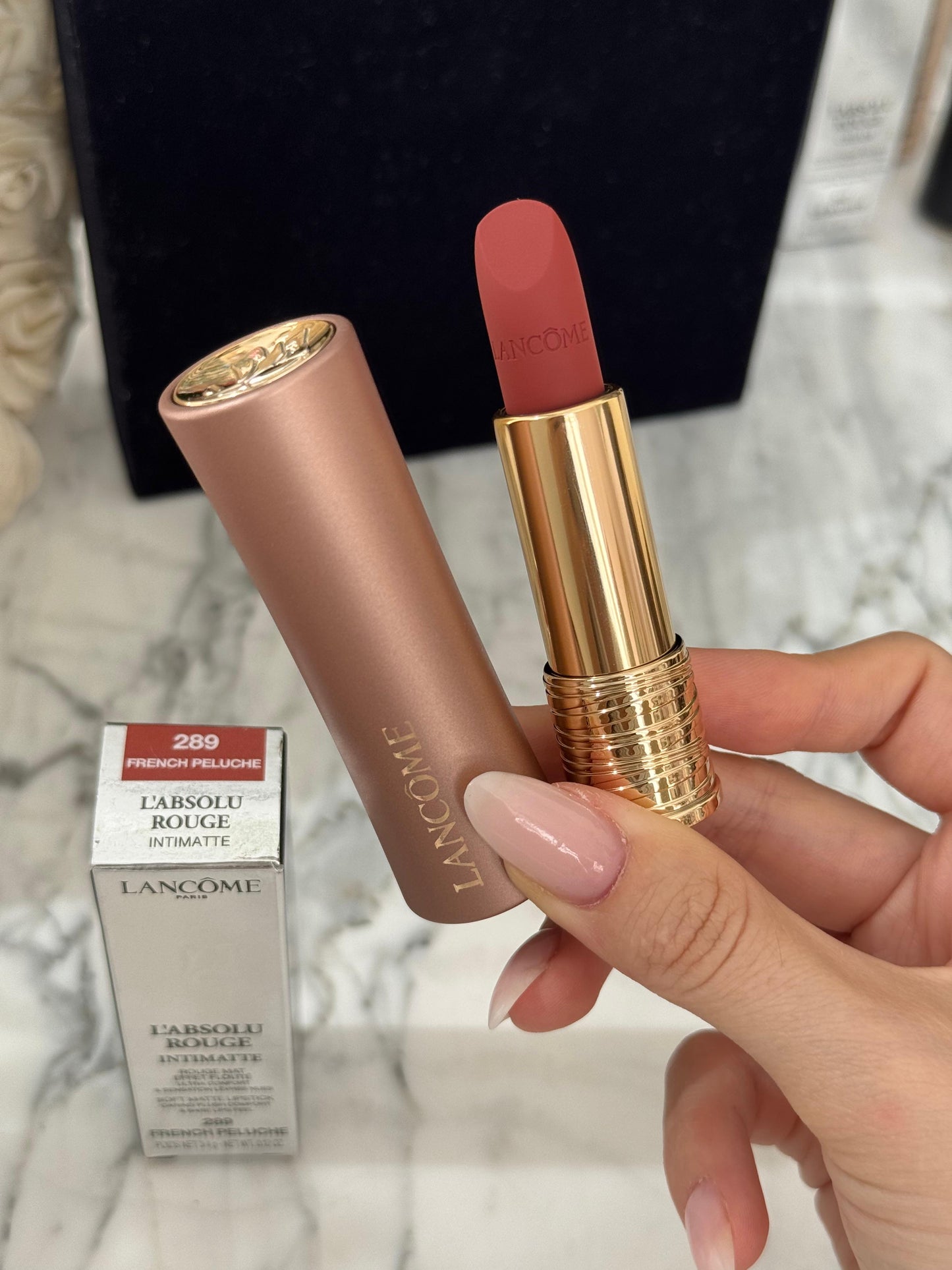 LANCÔME 
L'Absolu Rouge Cream Lipstick (289)
Luminous Cream Finish 18H