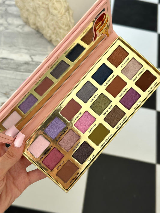TOO FACED
Maple Syrup Pancakes Eye Shadow Palette