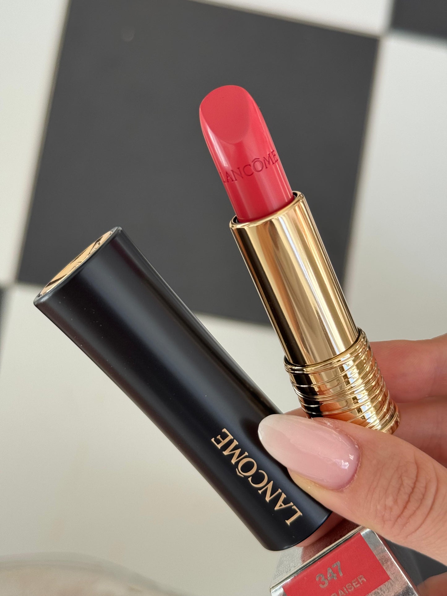 LANCÔME 
L'Absolu Rouge Cream Lipstick (347)
Luminous Cream Finish 18H