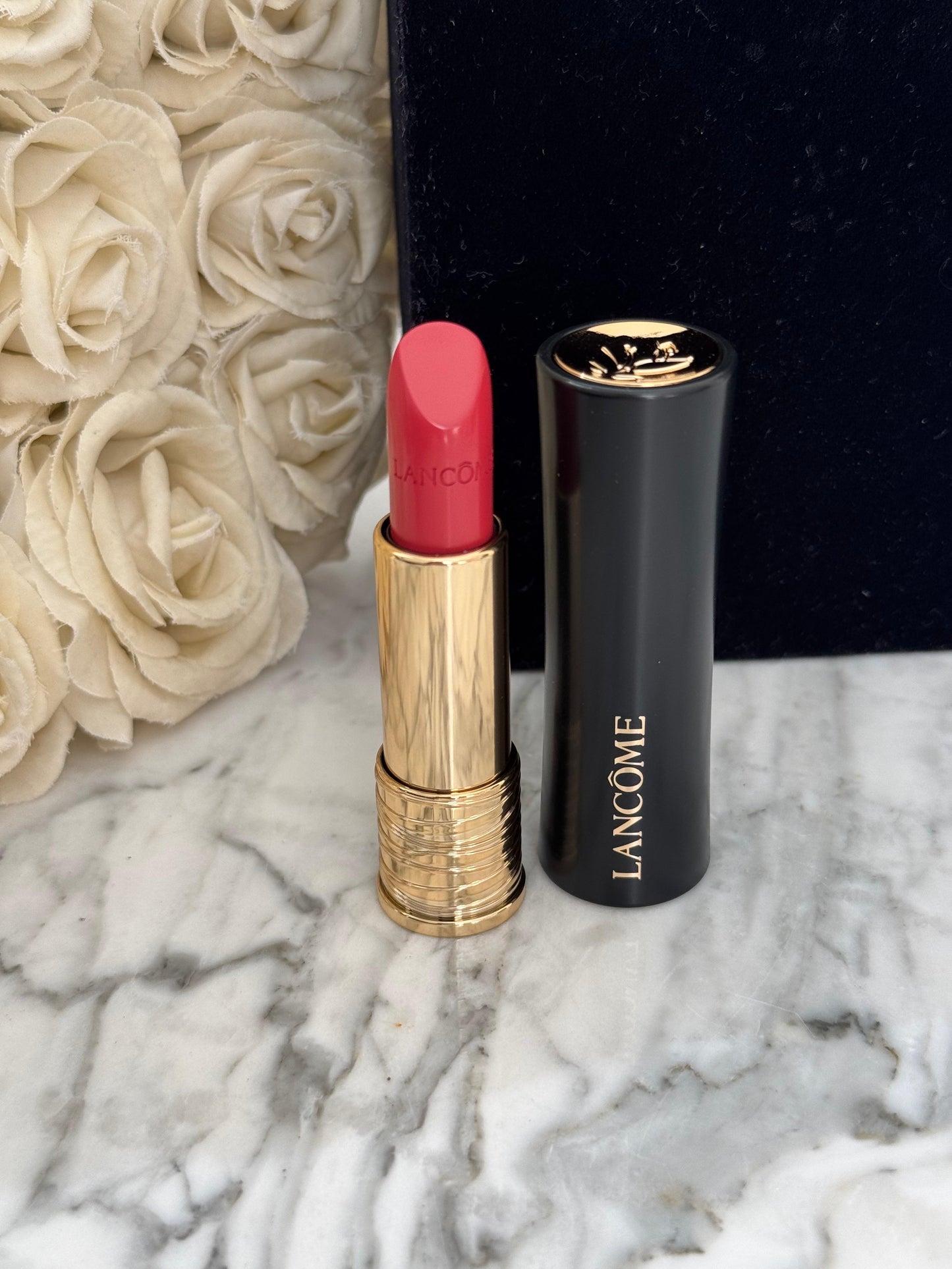 LANCÔME 
L'Absolu Rouge Cream Lipstick (347)
Luminous Cream Finish 18H