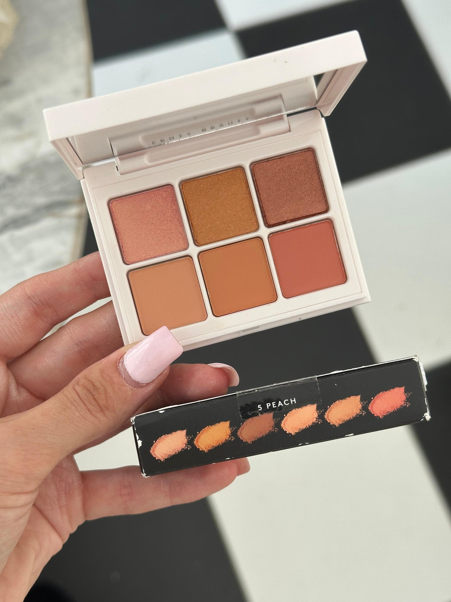 FENTY BEAUTY Snap Shadows Mix & Match Eyeshadow Palette (5)