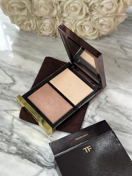 TOM FORD
Highlighting & Contouring
Shade And Illuminate Duo