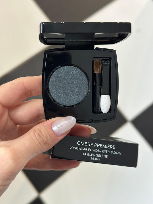 CHANEL
Ombre Première Longwear Powder Eyeshadow (44)
