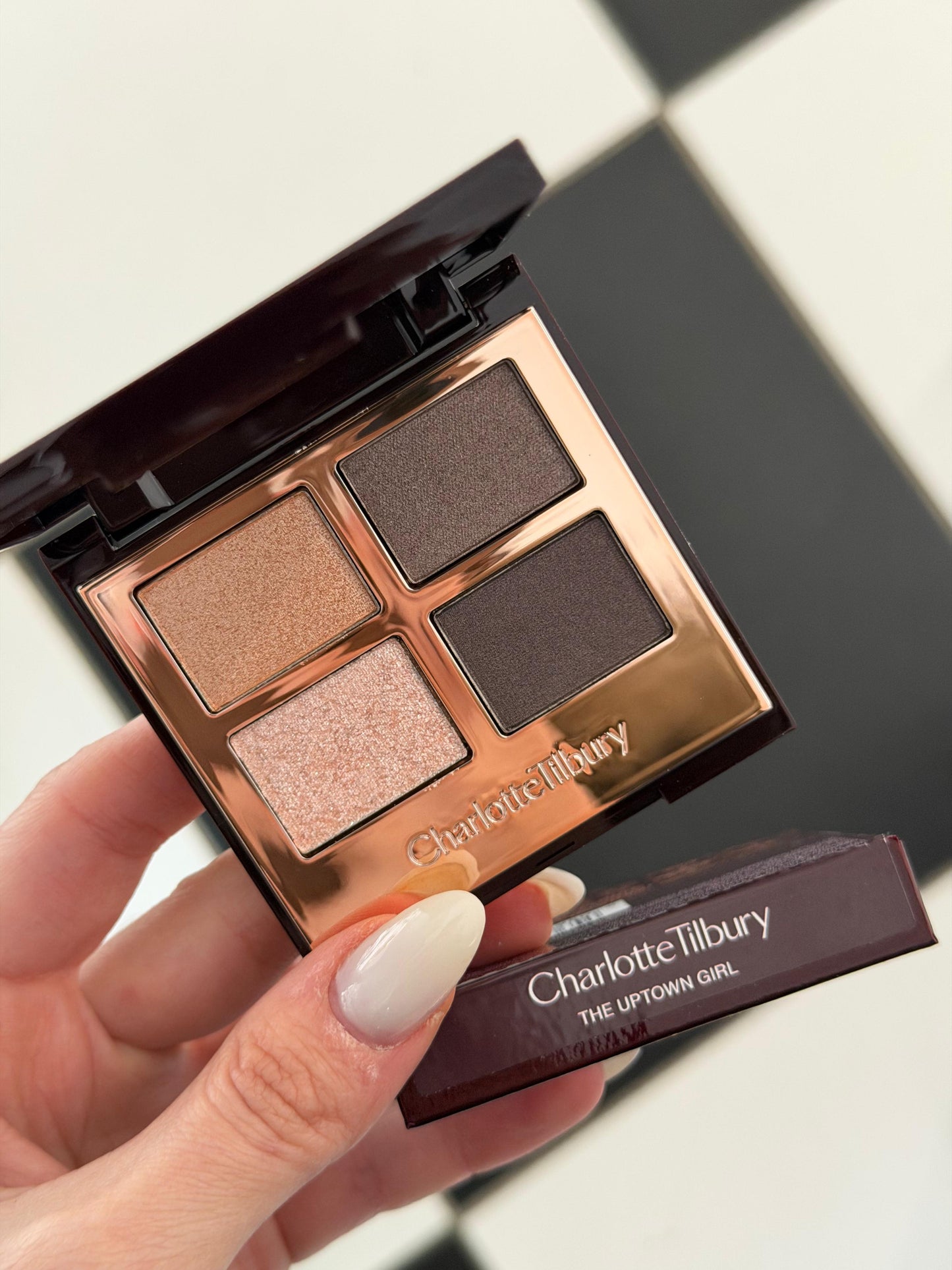 CHARLOTTE TILBURY Luxury Palette - 
The Uptown Girl