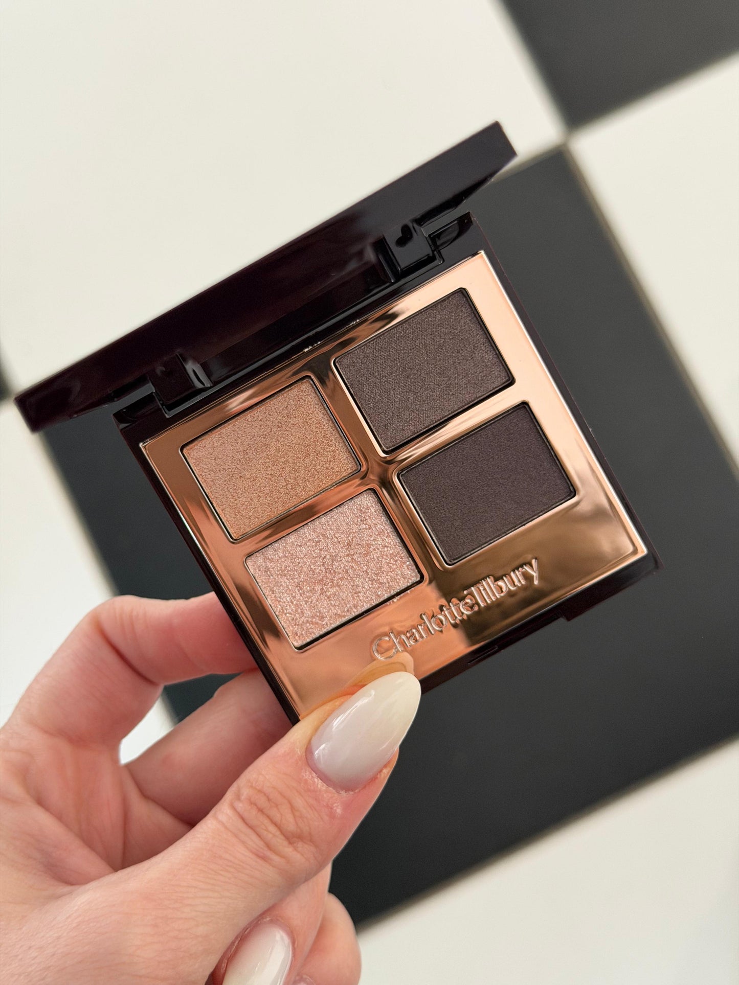 CHARLOTTE TILBURY Luxury Palette - 
The Uptown Girl