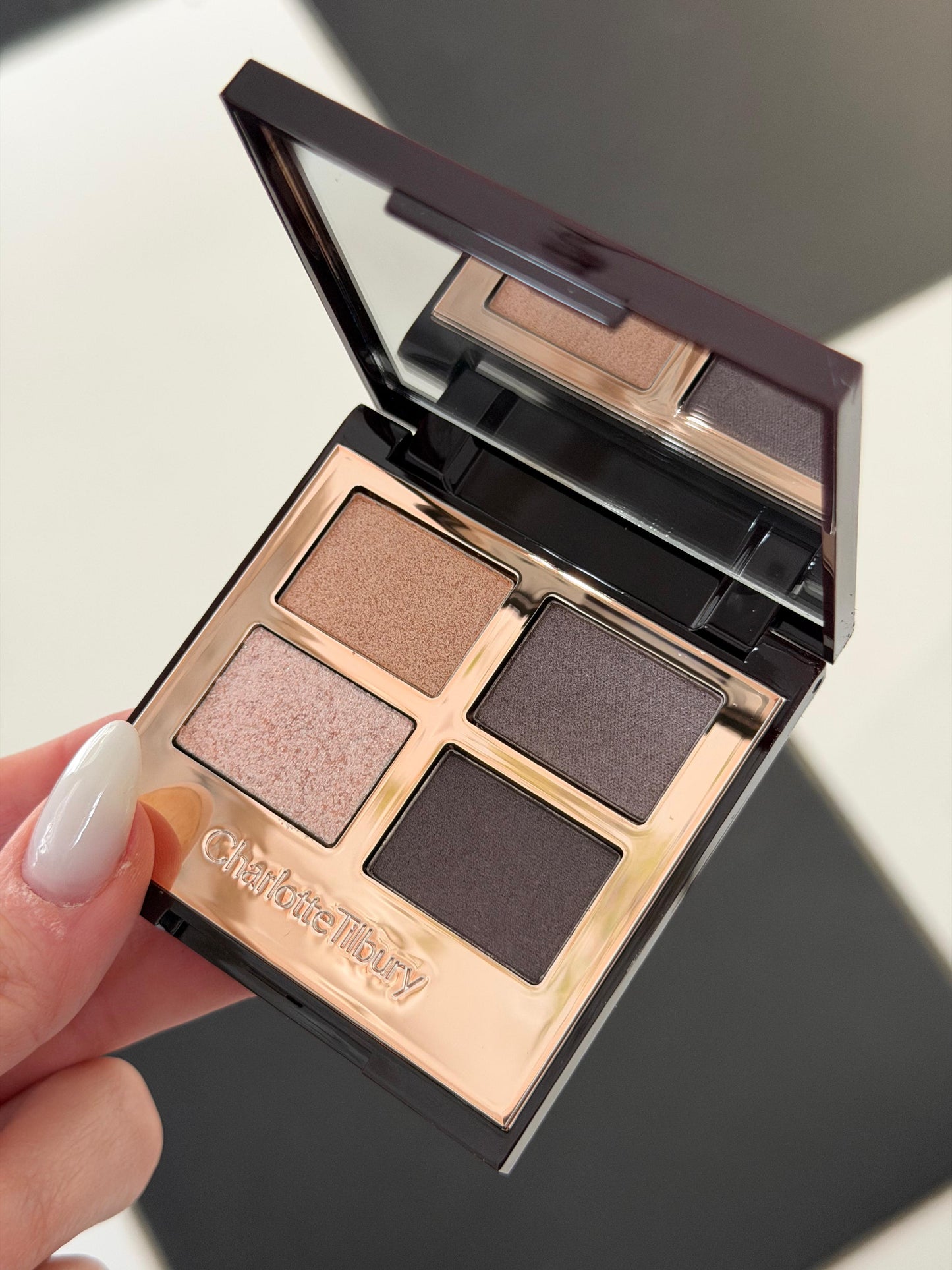 CHARLOTTE TILBURY Luxury Palette - 
The Uptown Girl