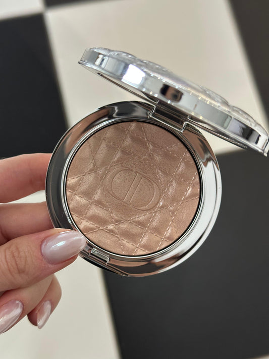 DIOR Forever Glow Luminizer - Illuminating Powder For Face 01