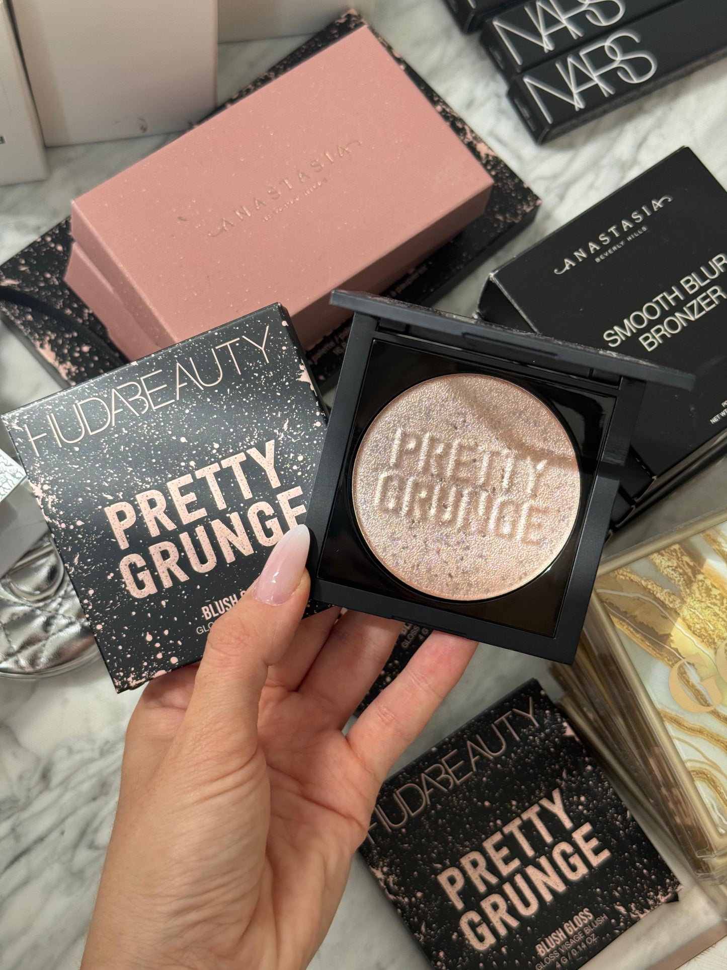 HUDA BEAUTY Pretty Grunge Blush Face Gloss