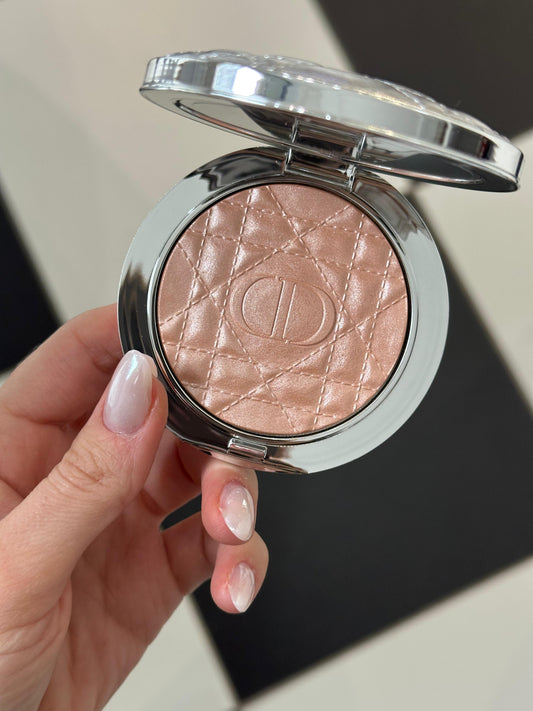 DIOR Forever Glow Luminizer - Illuminating Powder For Face 02