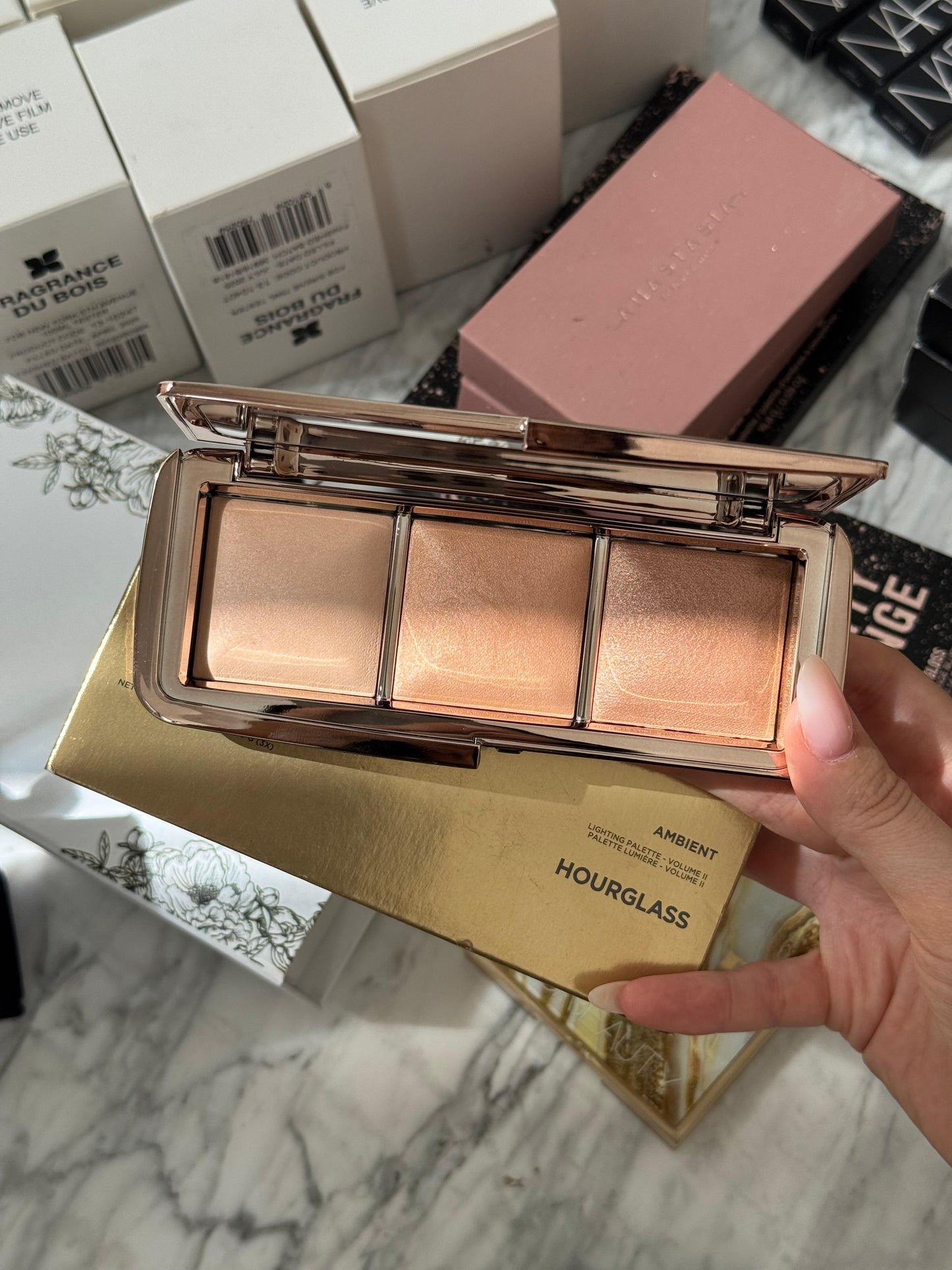 HOURGLASS Ambient Lighting Palette - Volume II