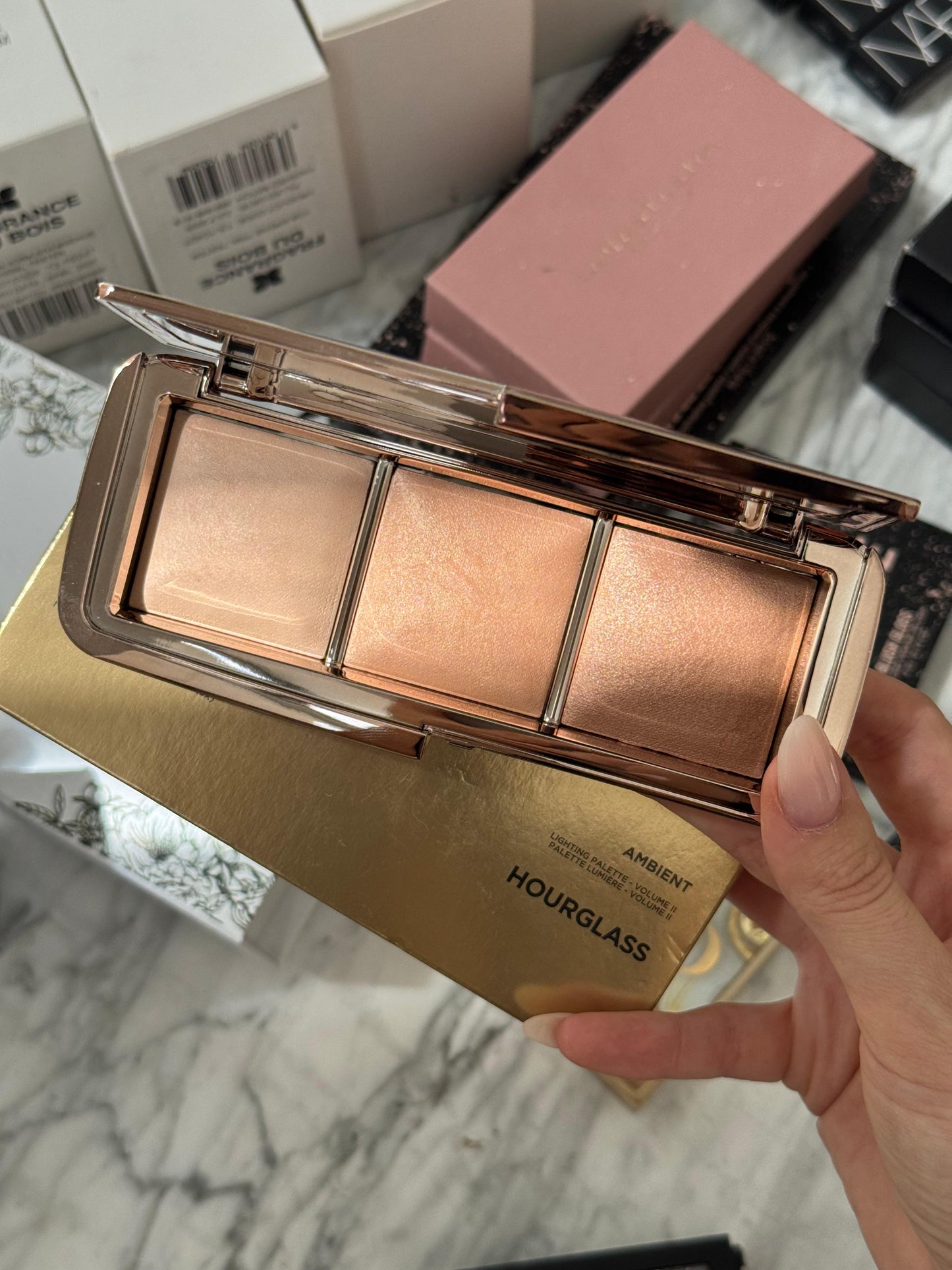 HOURGLASS Ambient Lighting Palette - Volume II