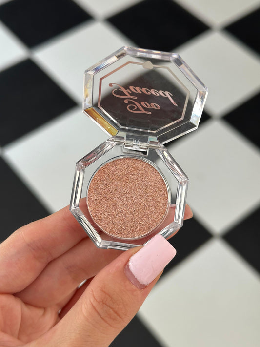 TOO FACED Disco Crush High Shine Glitter Eye + Face Sparkle
Multi-Use Glitter Eye Shadow & Highlighter