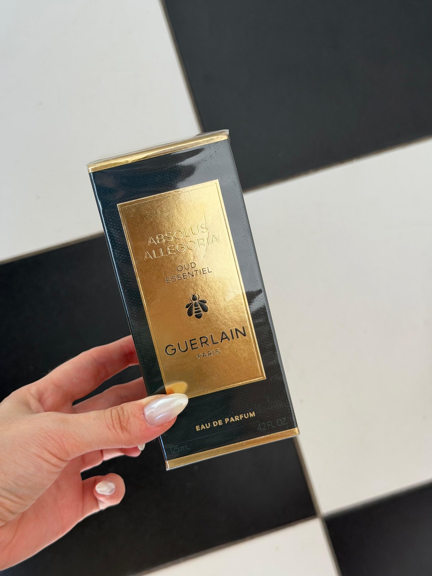 GUERLAIN Absolus Allegoria Oud Essentiel - Eau De Parfum
A Stirring Oud with Sensual Accents