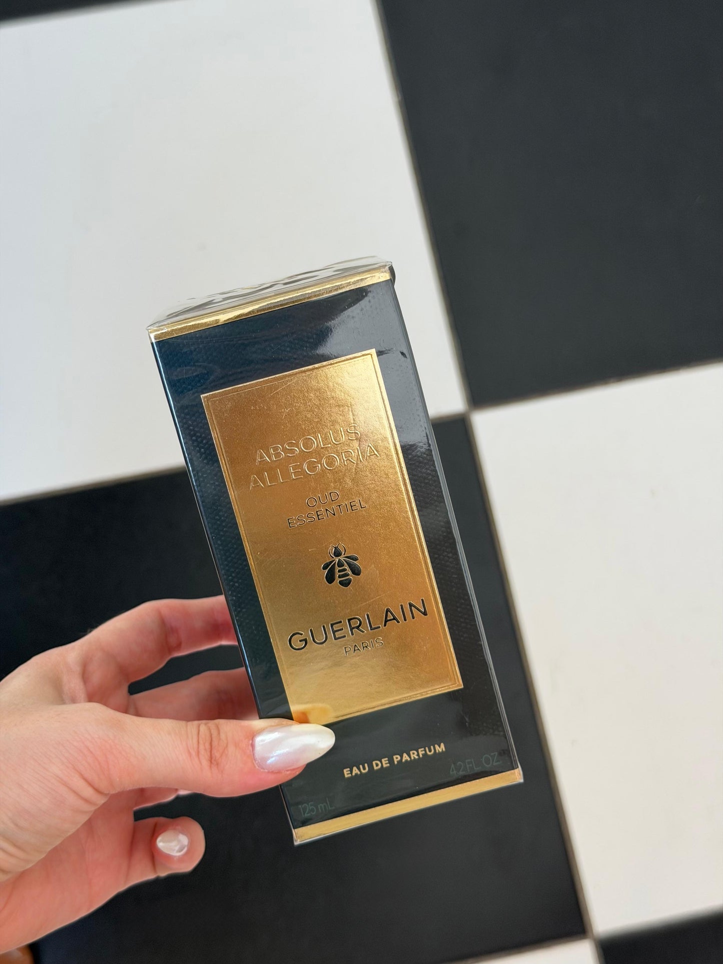 GUERLAIN Absolus Allegoria Oud Essentiel - Eau De Parfum
A Stirring Oud with Sensual Accents