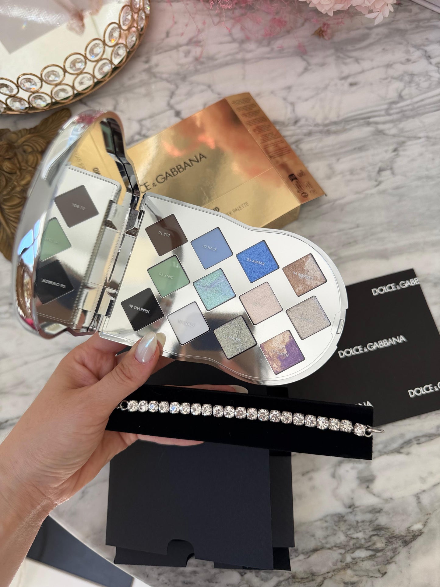 DOLCE&GABBANA Eye Dare You! Beyond
Multi-Finish Eyeshadow & Highlighter Palette