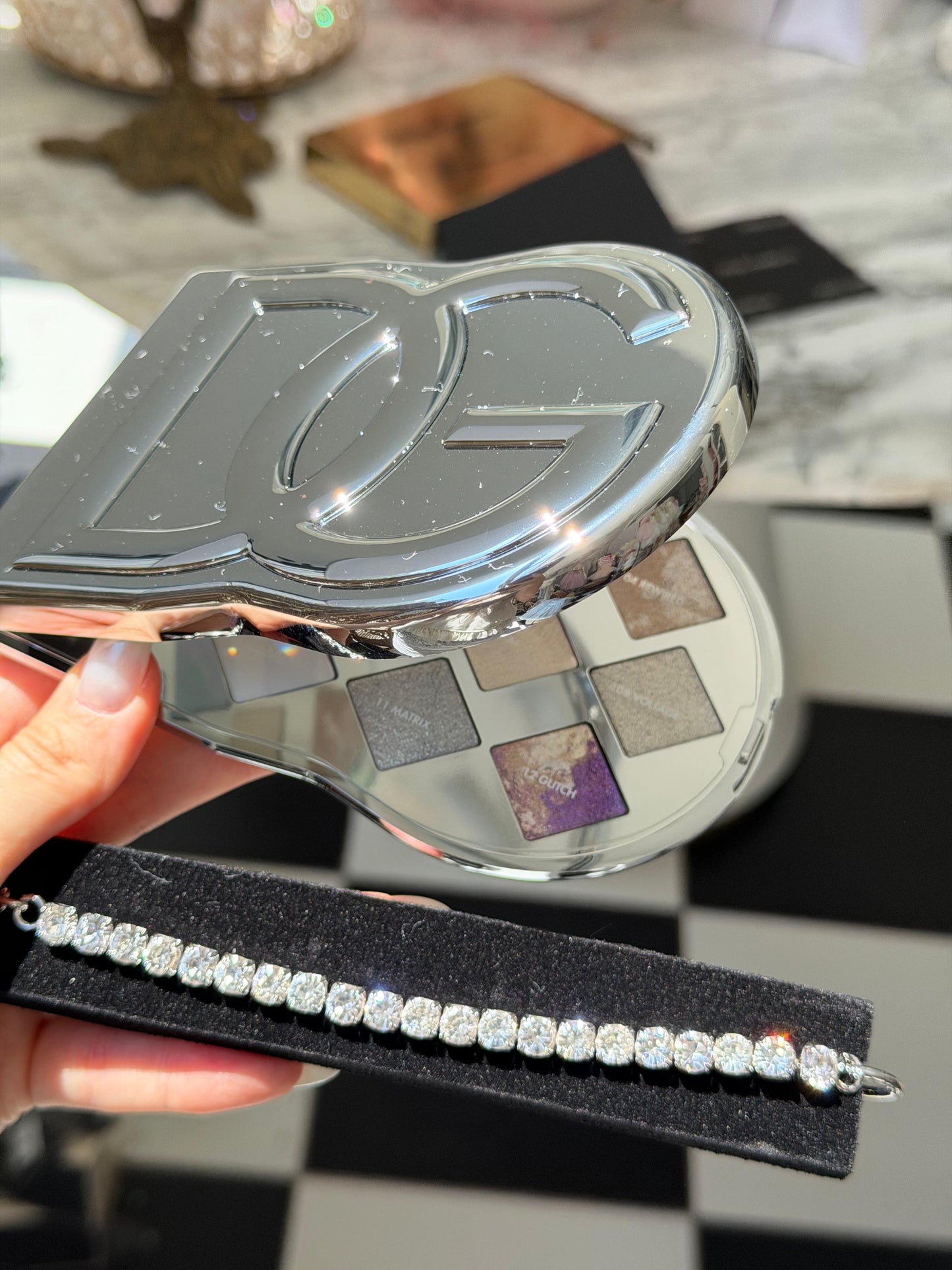 DOLCE&GABBANA Eye Dare You! Beyond
Multi-Finish Eyeshadow & Highlighter Palette