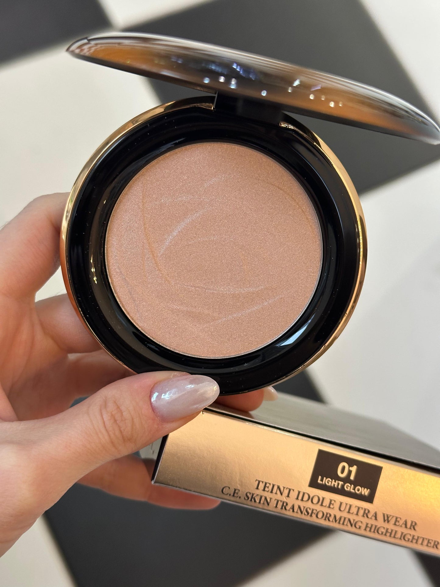 LANCÔME Teint Idole Ultra Wear C.E Skin Transforming Highlighter (01)