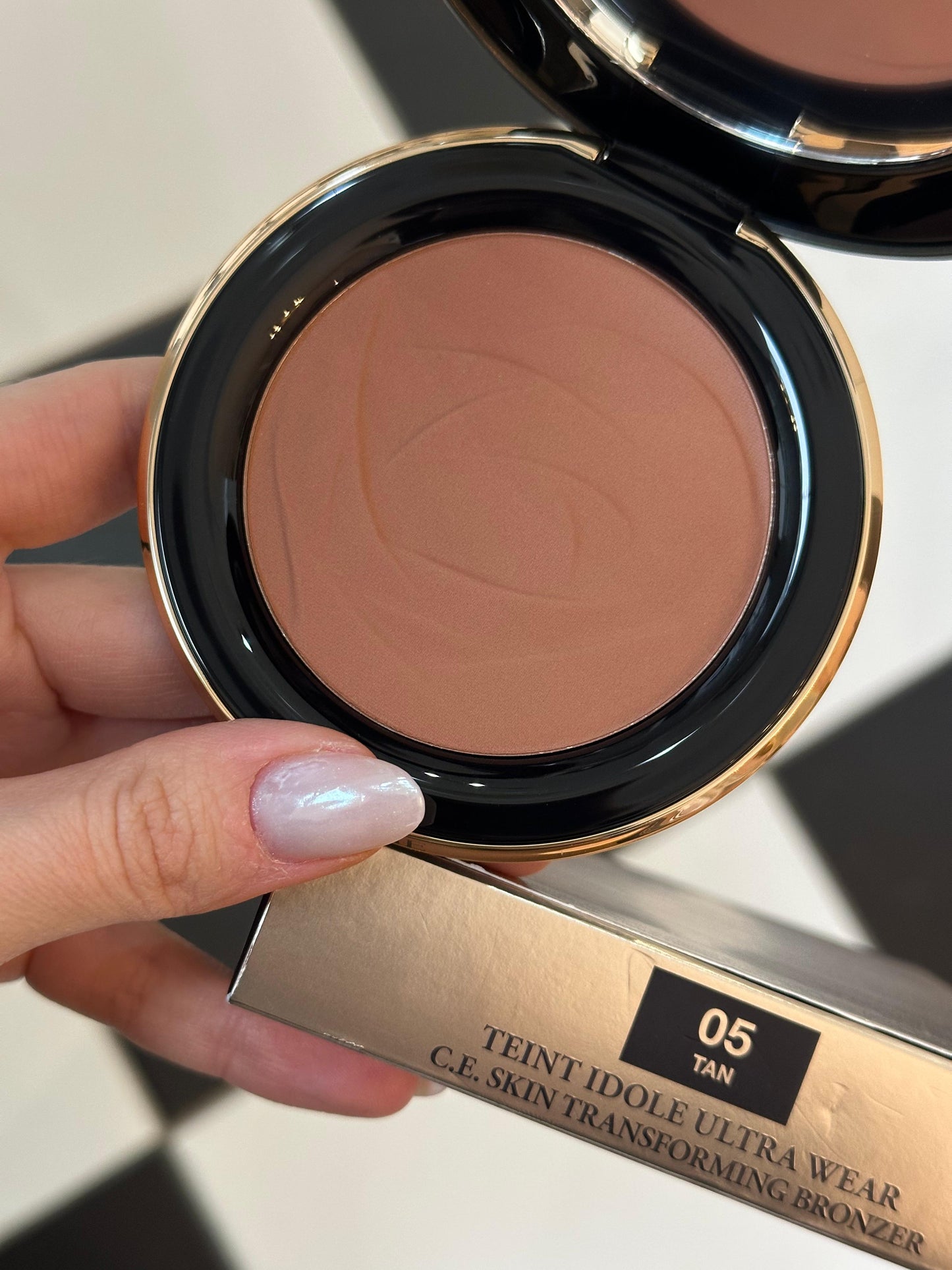 LANCOME Teint Idole Ultra Wear C.E Skin Transforming Bronzer (05)